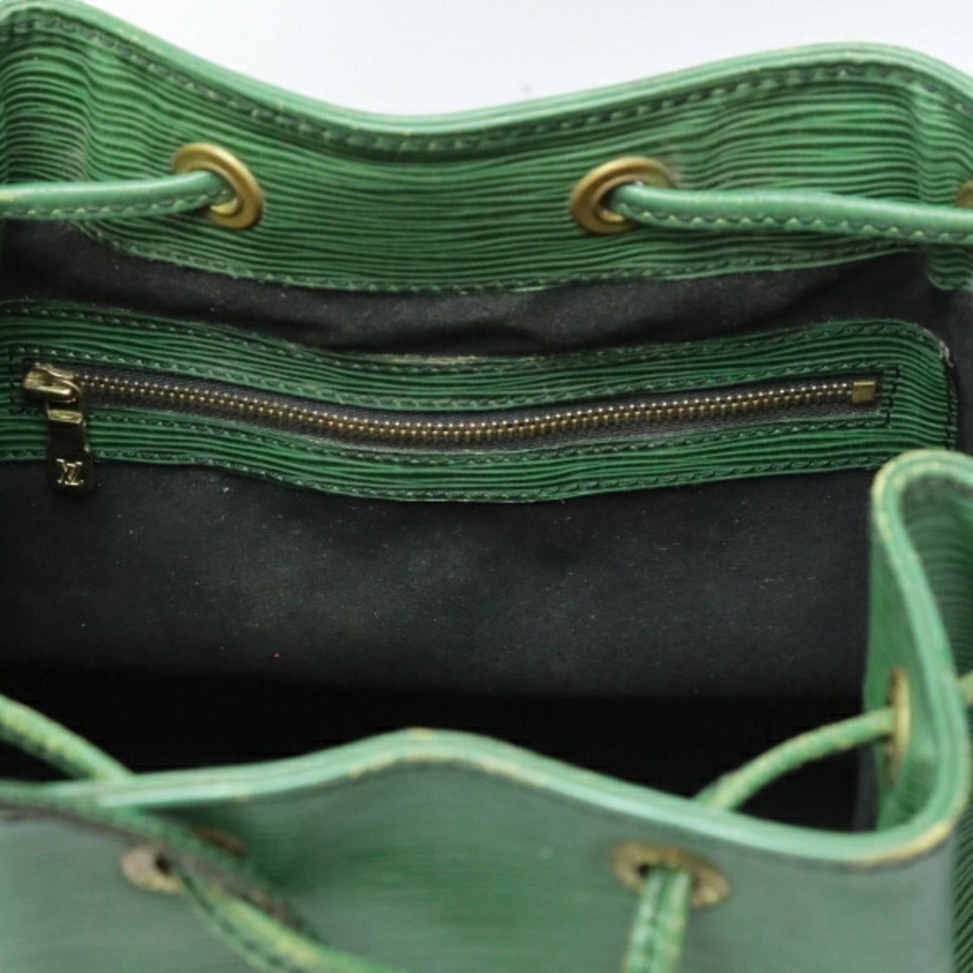 Louis Vuitton Petit Noé, Green, Leather, shoulder