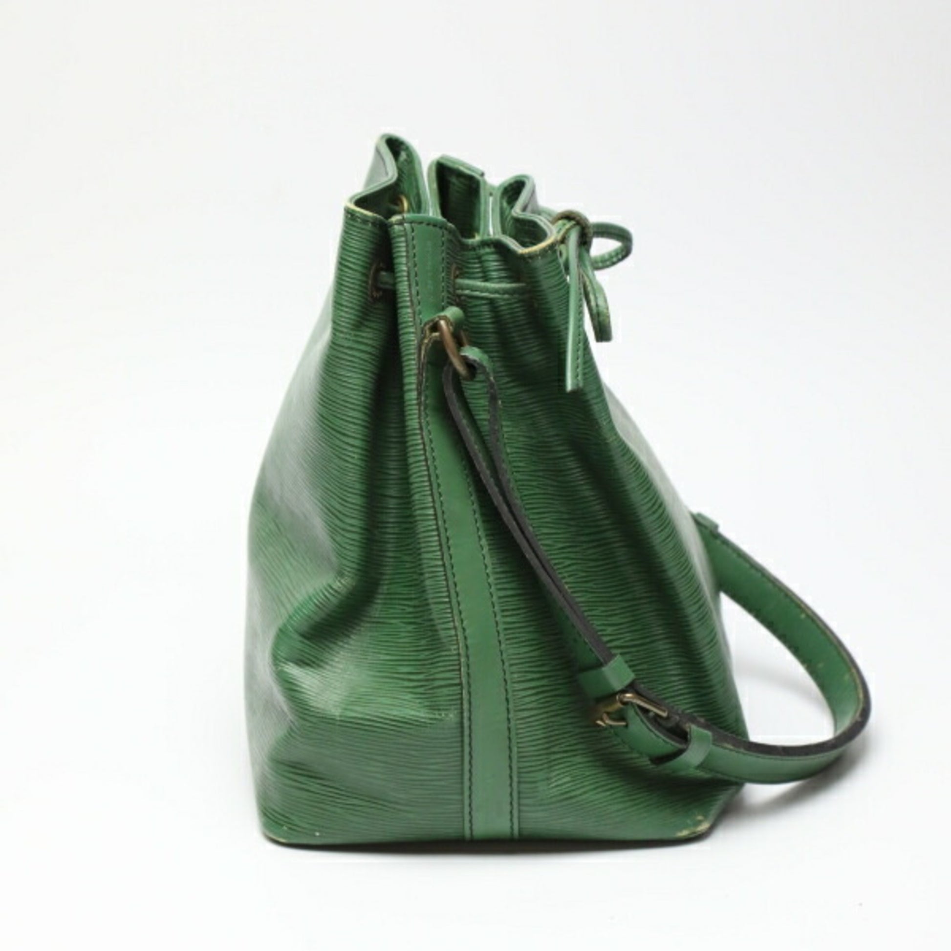 Louis Vuitton Petit Noé, Green, Leather, shoulder