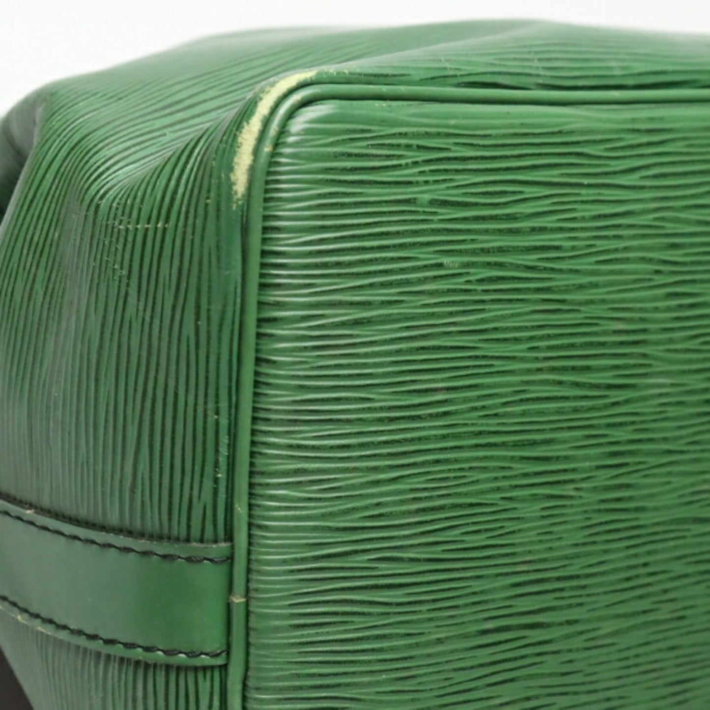 Louis Vuitton Petit Noé, Green, Leather, shoulder