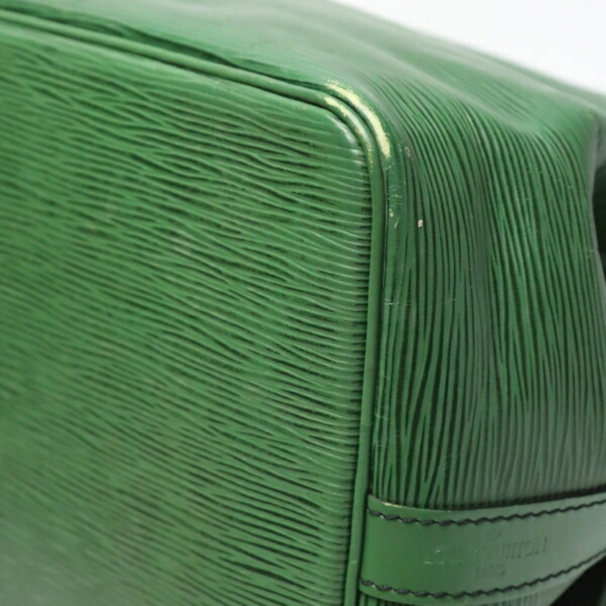 Louis Vuitton Petit Noé, Green, Leather, shoulder