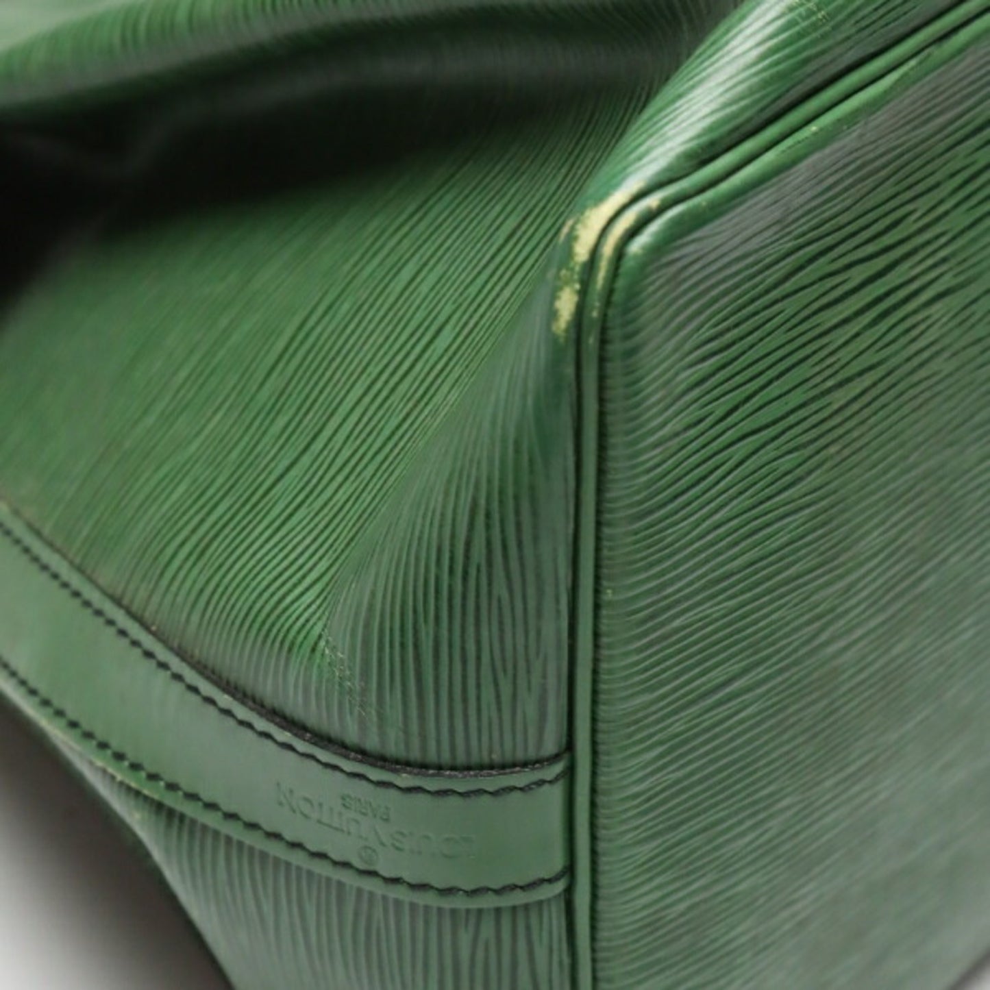 Louis Vuitton Petit Noé, Green, Leather, shoulder