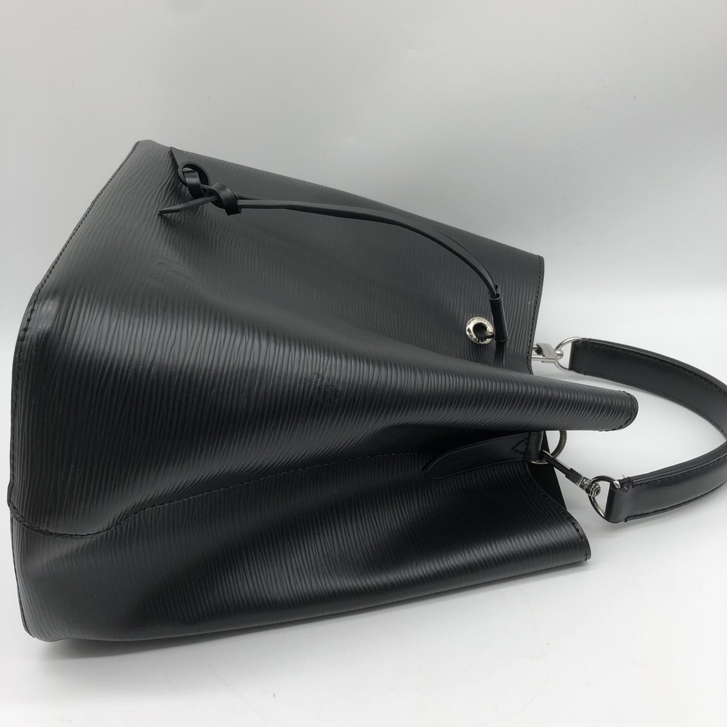 Louis Vuitton NeoNoe Epi Leather, Black, Leather, Handbag