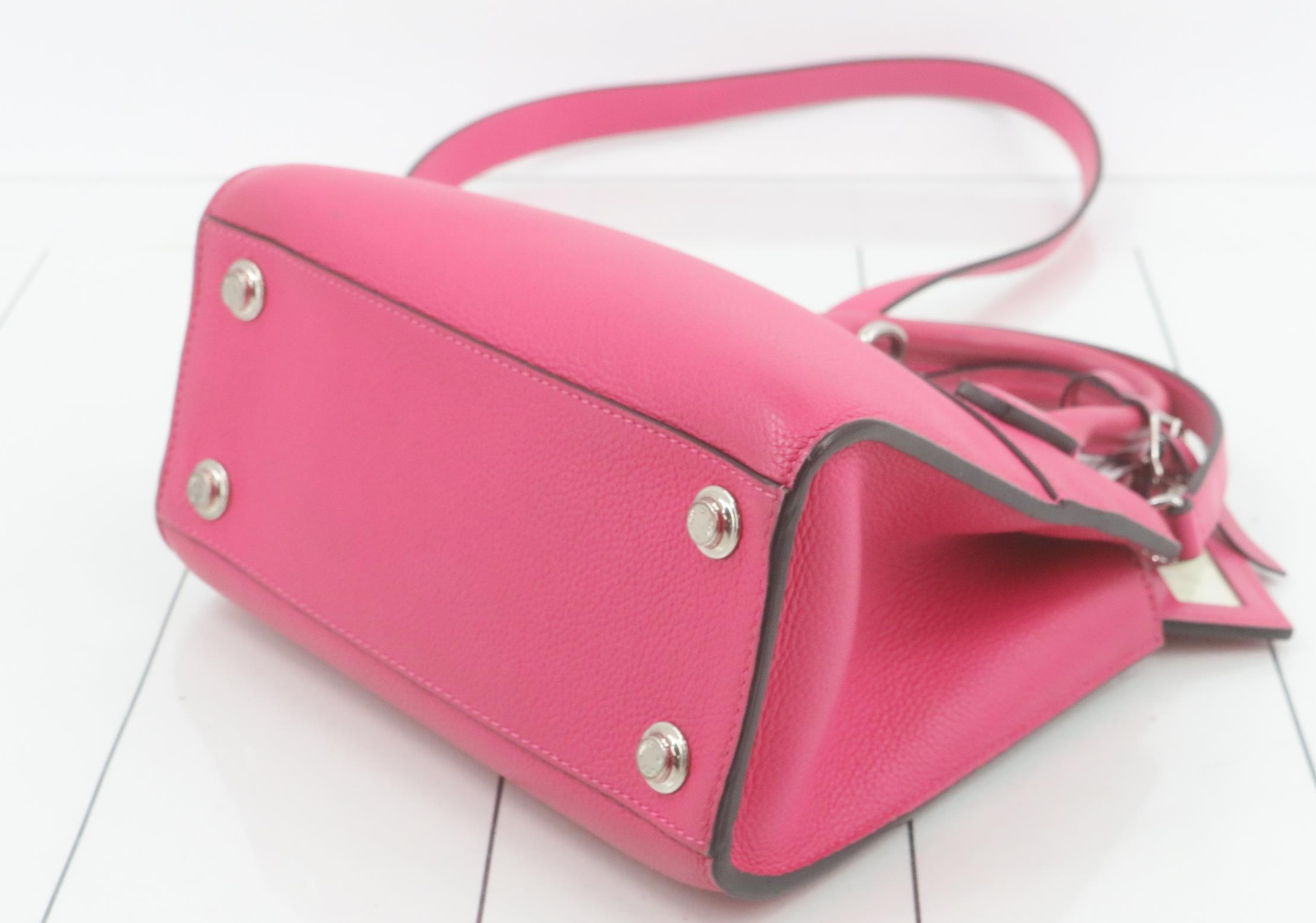 Louis Vuitton Lockme Handbag Leather, PINK, LEATHER, Handbag