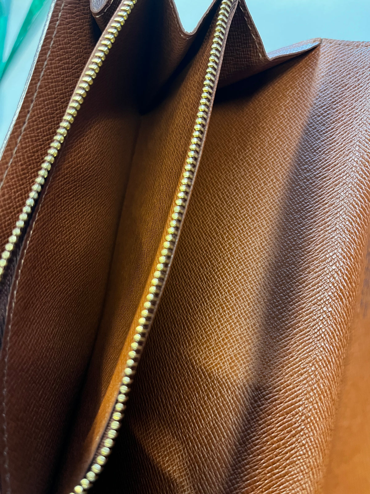 Louis Vuitton Sarah Monogram Canvas, Brown, Canvas, Clutch