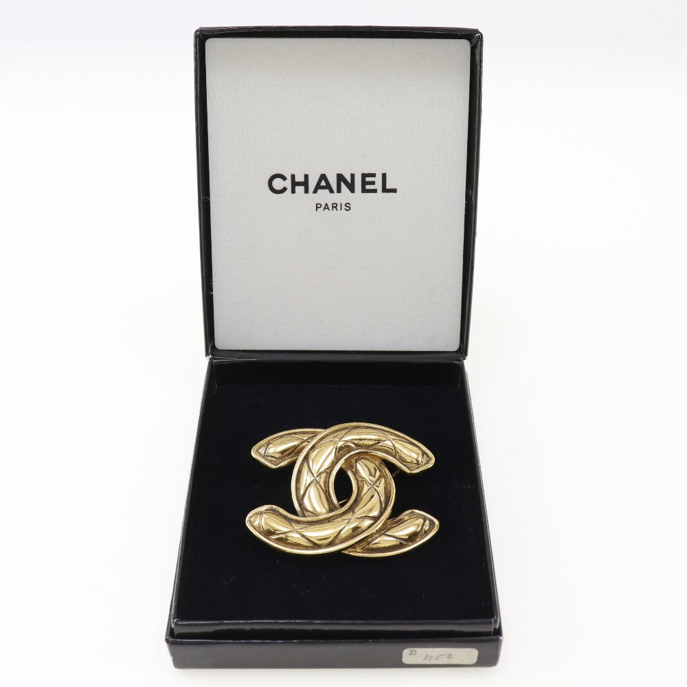 Chanel Broche, Gold, Gold Plated, brooch