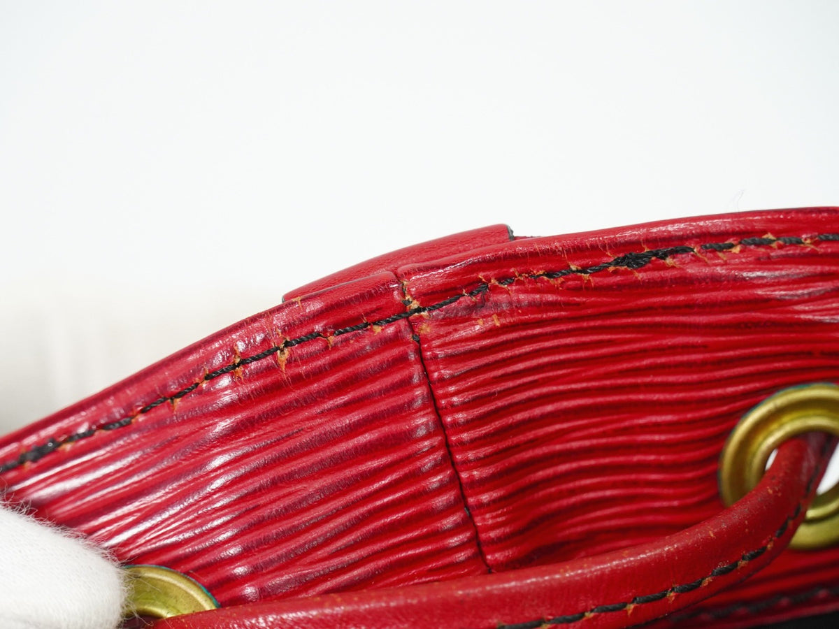 Louis Vuitton Petit Noe Epi Leather, Red, Leather, Handbag