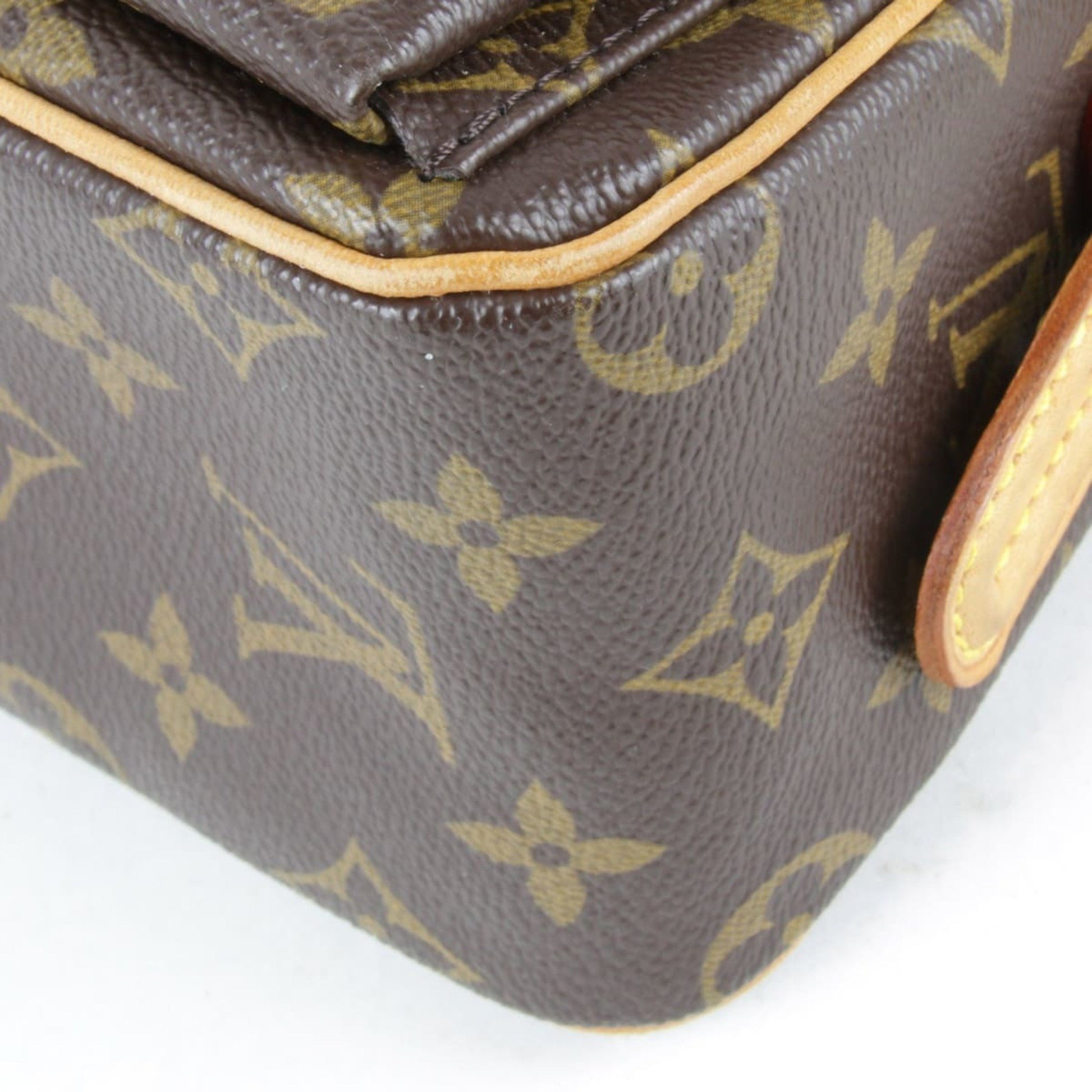 Louis Vuitton Viva Cité, Brown, Canvas, shoulder