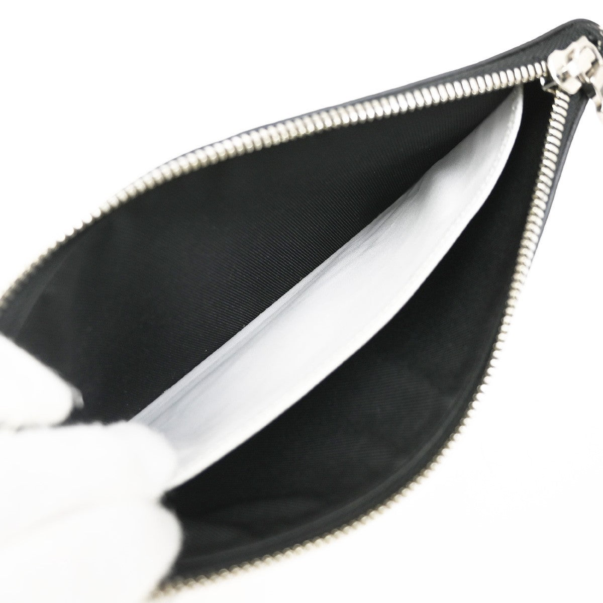 Louis Vuitton Discovery Pochette Monogram Taigarama, White, Leather, Clutch