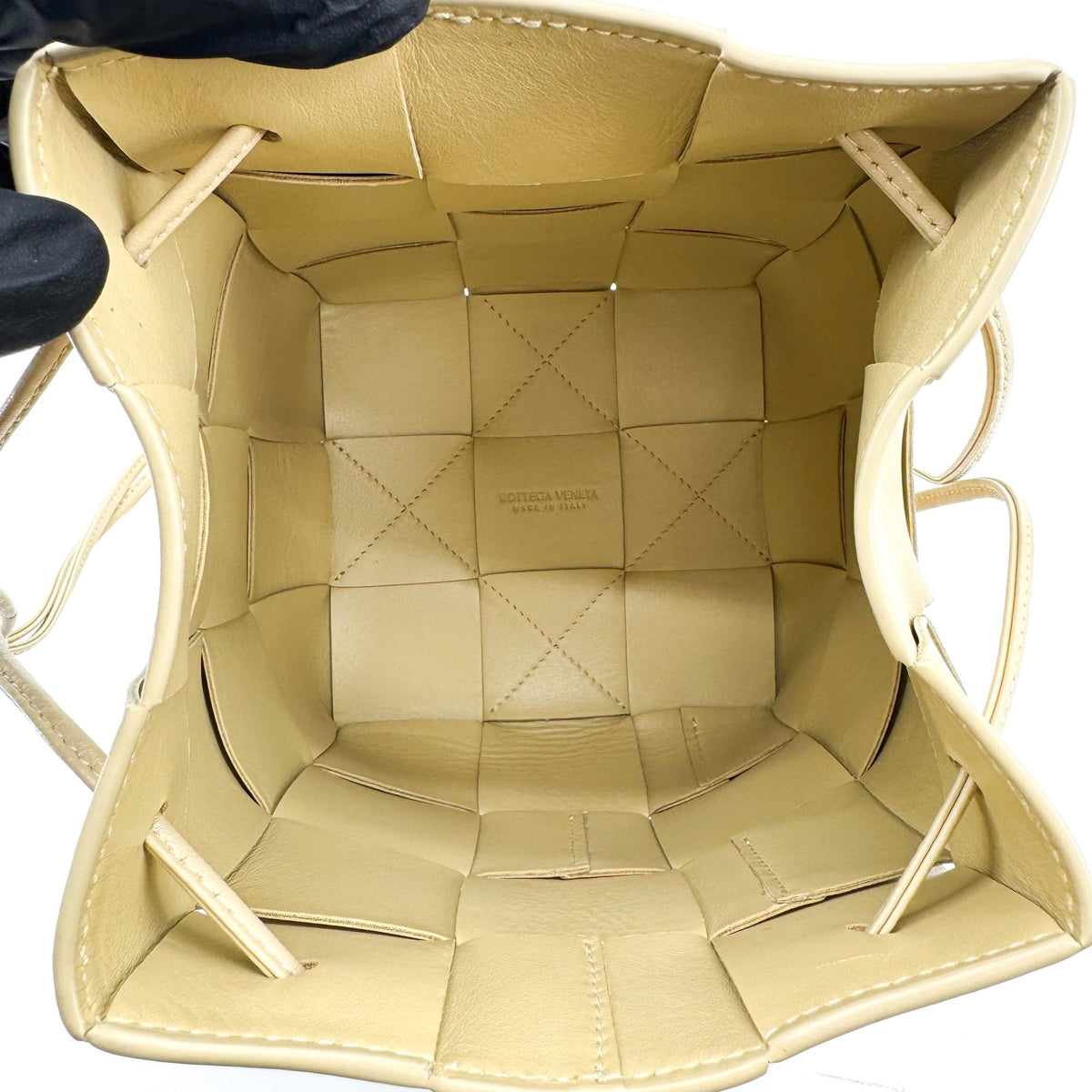 Bottega Veneta Cassette Leather, Beige, Leather, Shoulder Bag