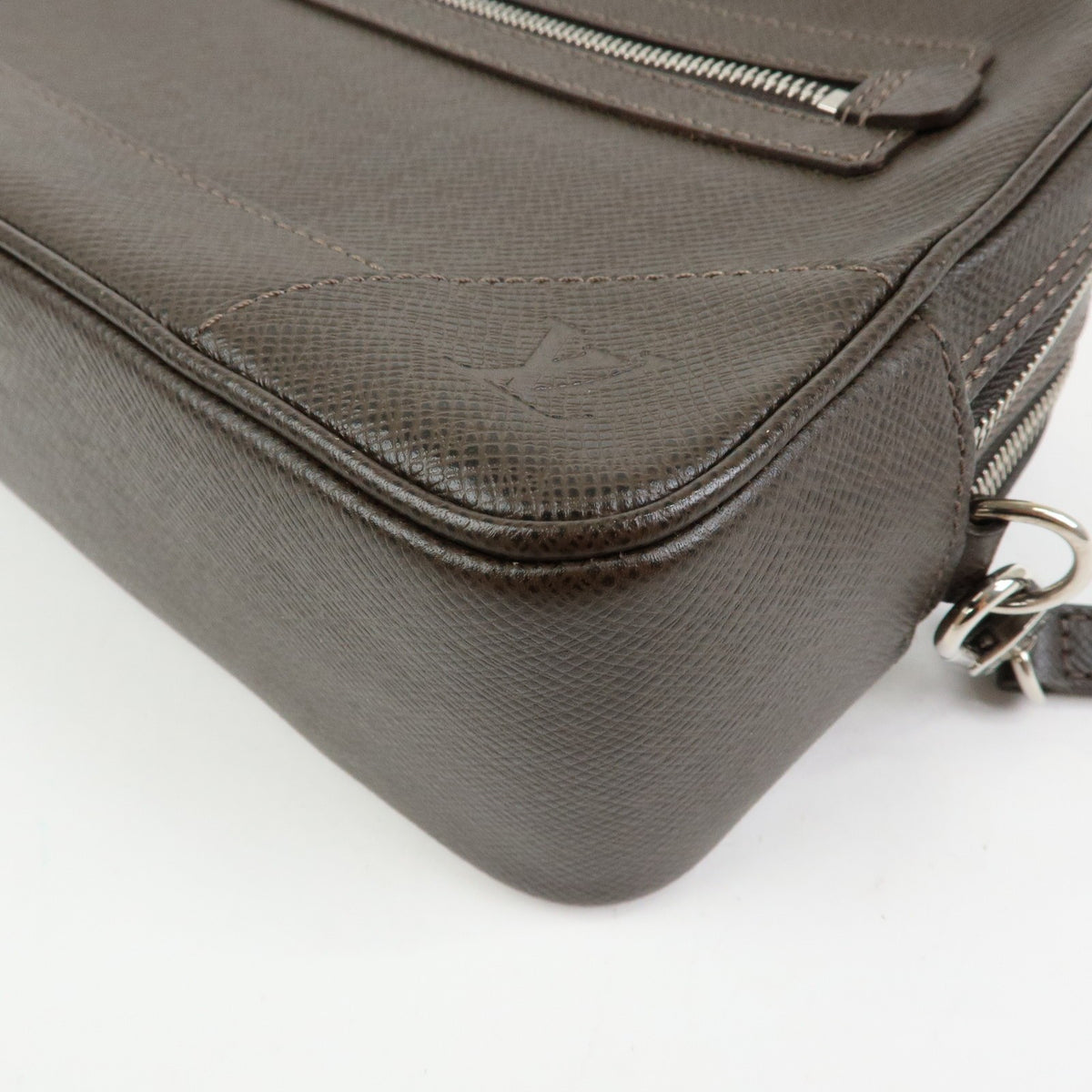 Louis Vuitton Neo Pavel Taiga Leather, Brown, Leather, Handbag