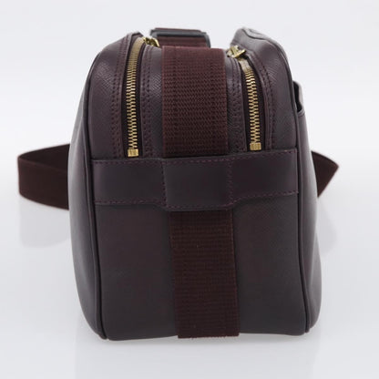 Louis Vuitton Reporter Taiga Leather, Burgundy, Leather, Shoulder Bag