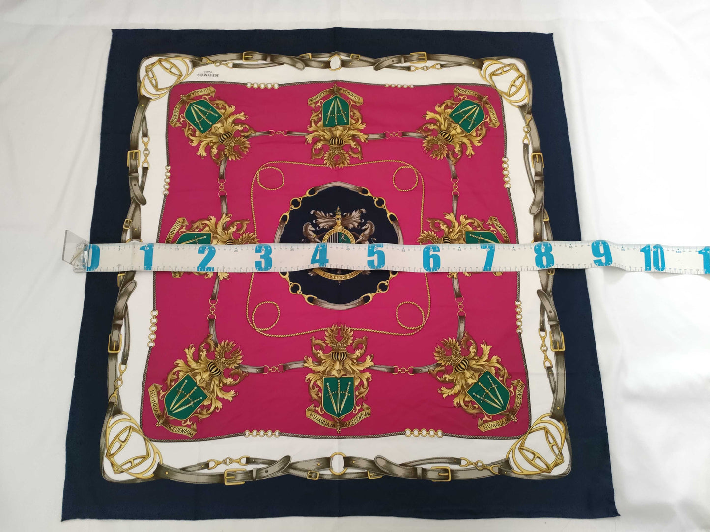 Hermes Carré 90 Silk multicolor, Multicolour, Silk, Scarf