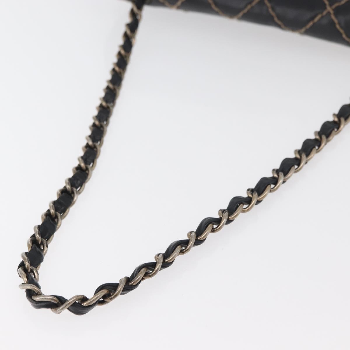 Chanel Chanel Matelassé Cuir Noir Black leather, Black, Leather, Handbag