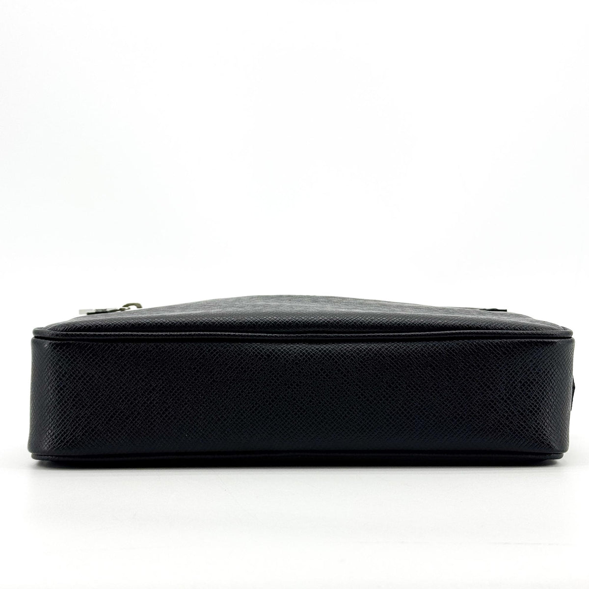 Louis Vuitton Kasai Clutch Taiga Leather, Black, Leather, Clutch