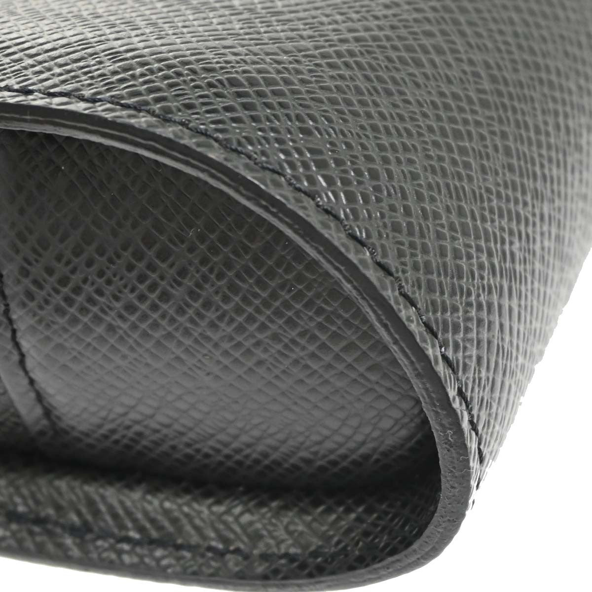 Louis Vuitton Pochette Baikal Clutch Taiga Leather, Black, Leather, Clutch