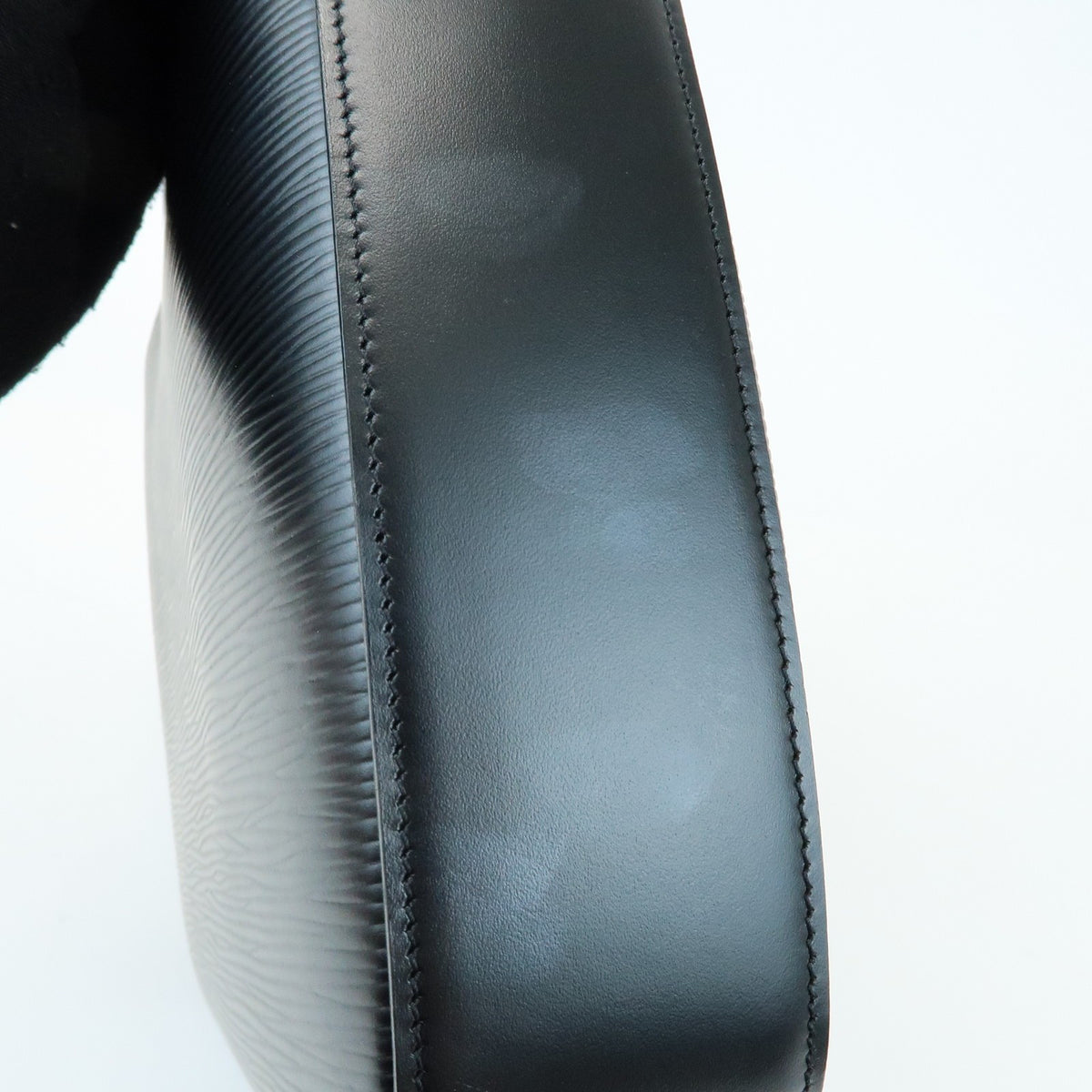 Louis Vuitton Reverie Epi Leather, Black, Leather, Handbag