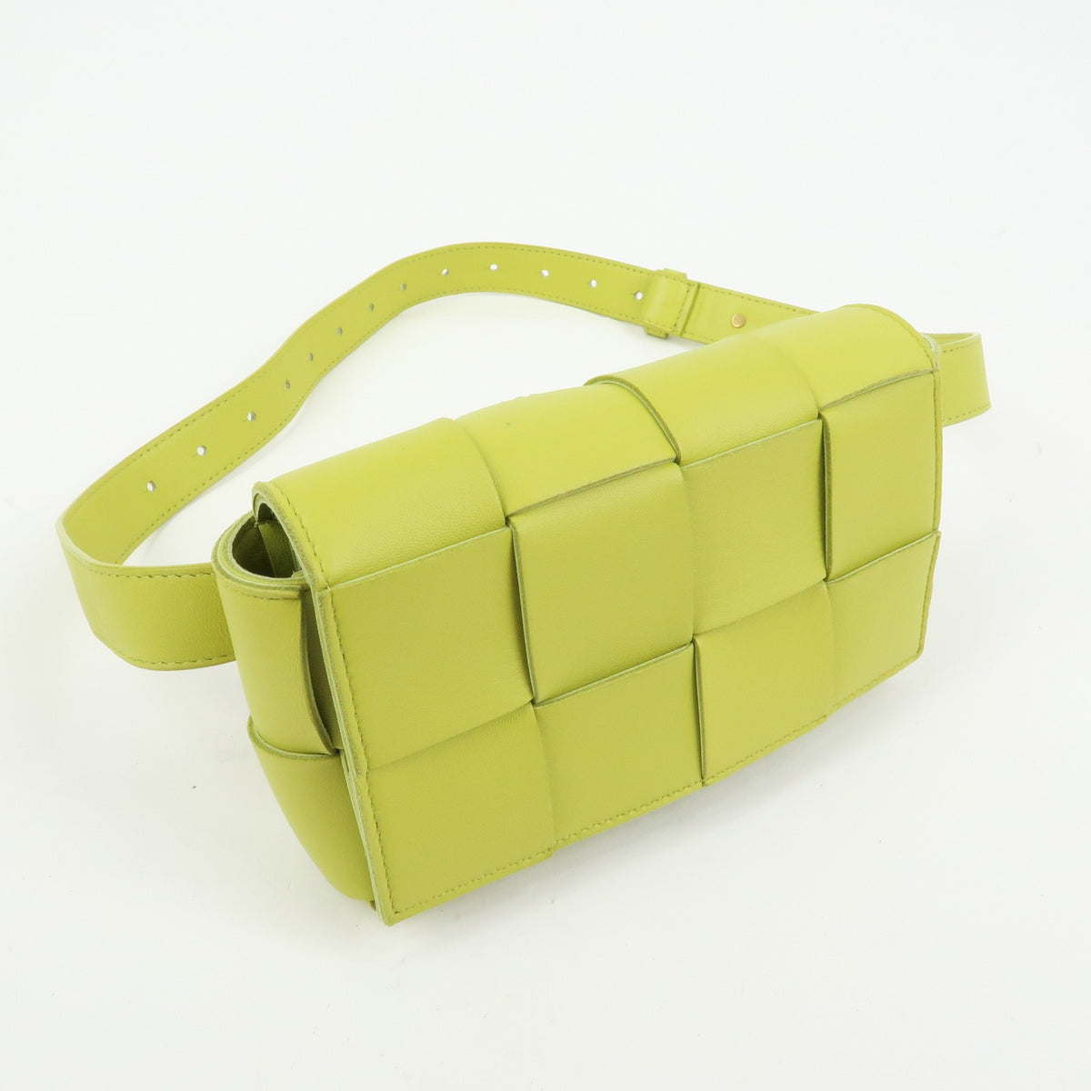 Bottega Veneta Cassette Belt Maxi Intrecciato Leather, Green, Leather, Clutch