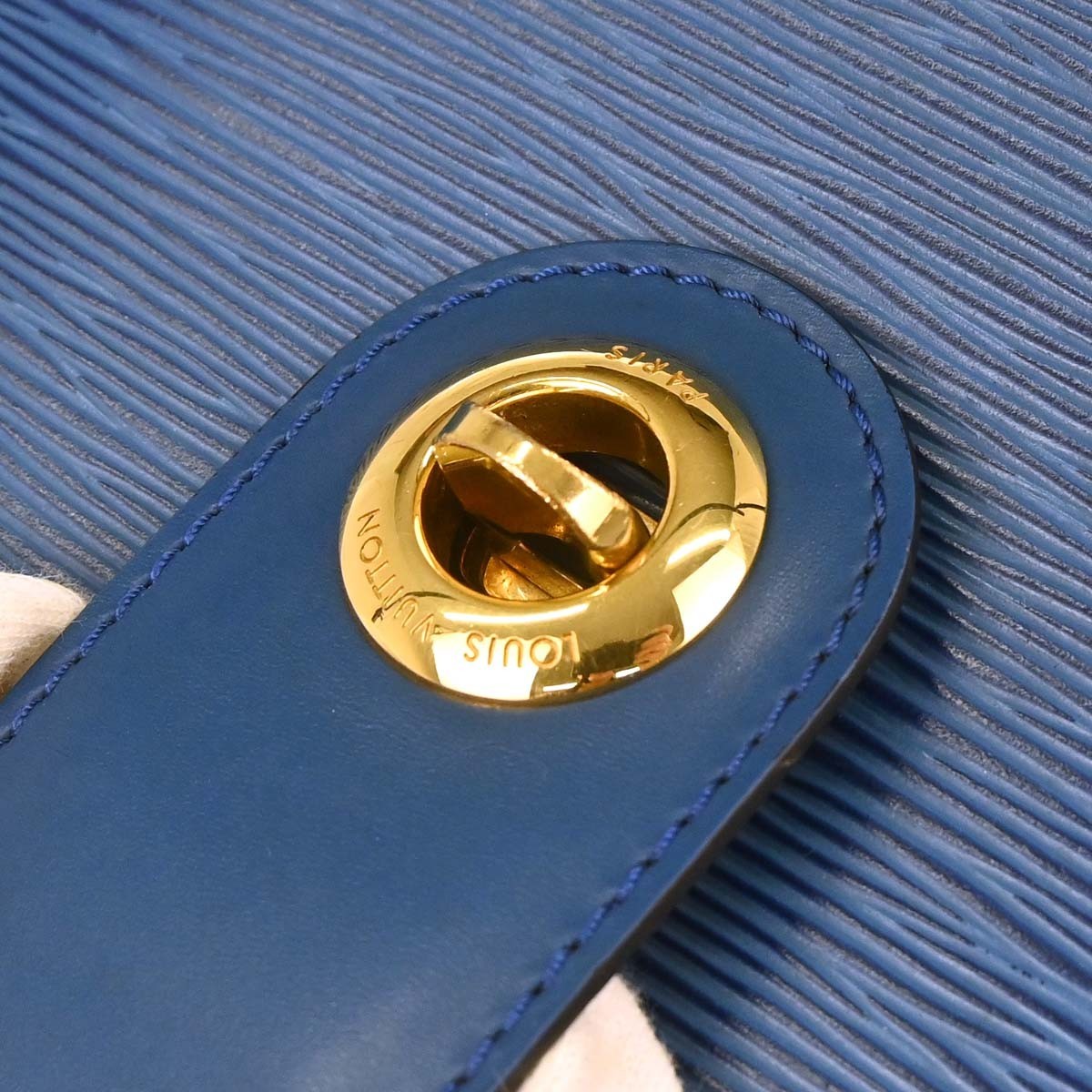 Louis Vuitton Cluny Epi, Blue, Leather, Shoulder Bag