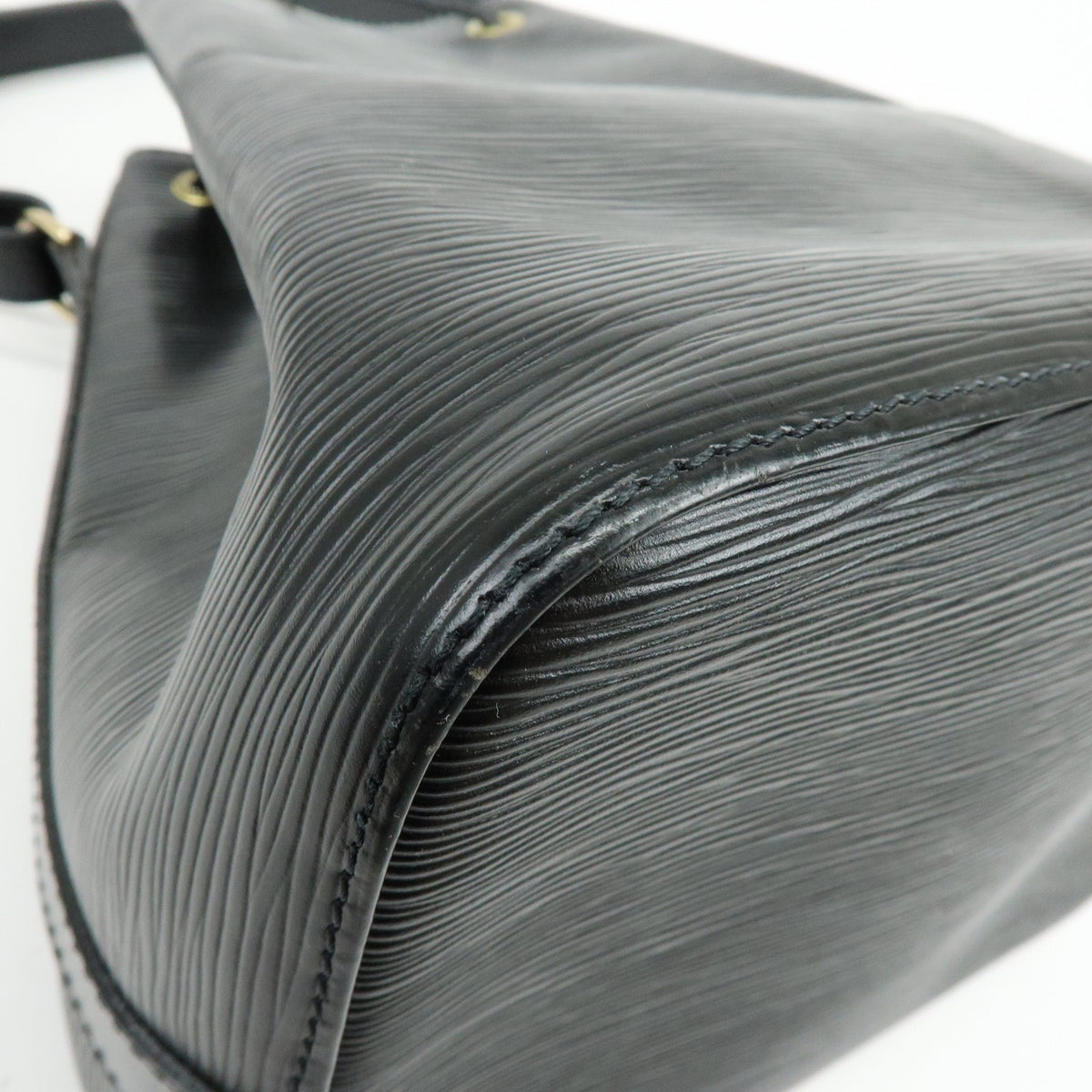 Louis Vuitton Noe Epi Leather, Black, Leather, Shoulder Bag