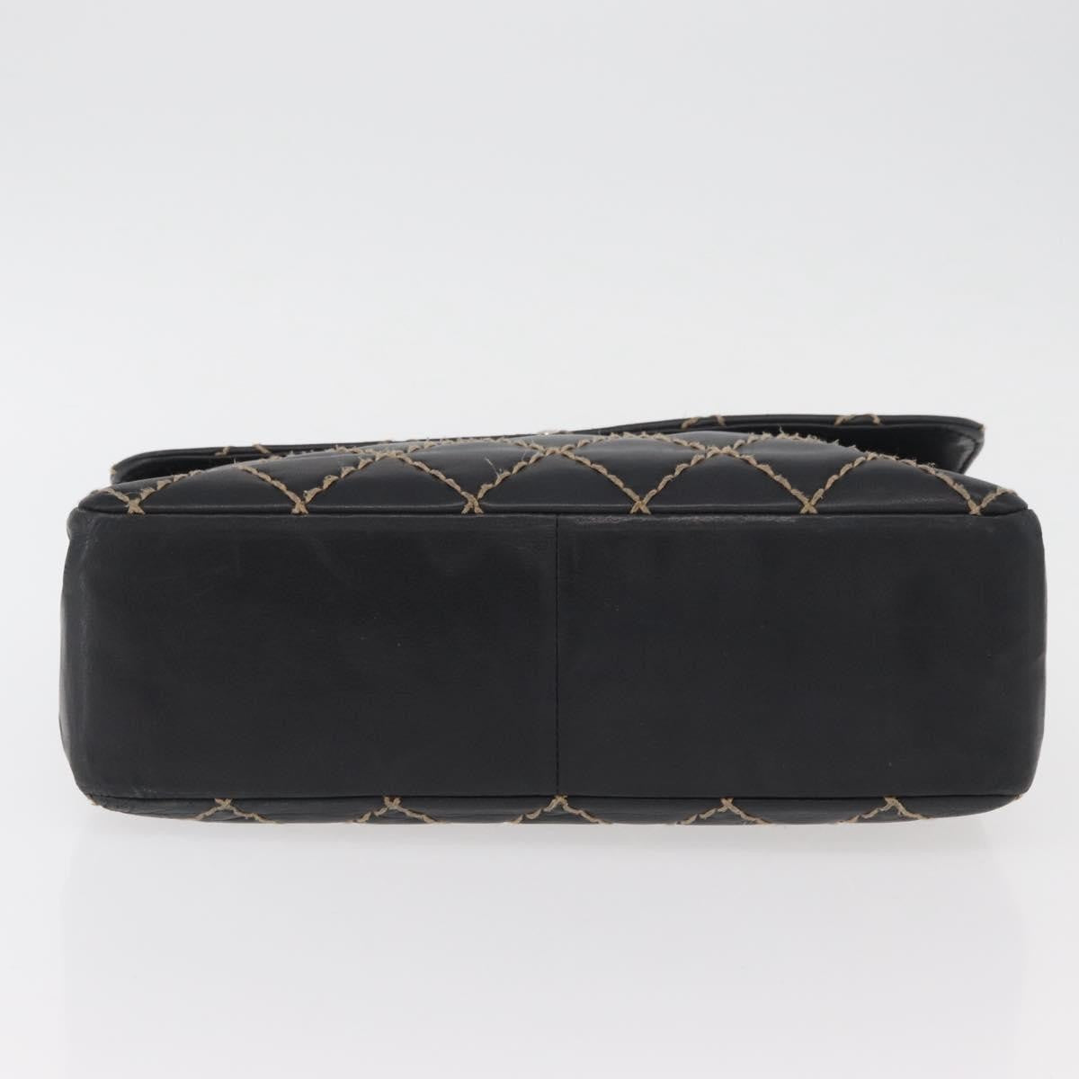 Chanel Chanel Matelassé Cuir Noir Black leather, Black, Leather, Handbag