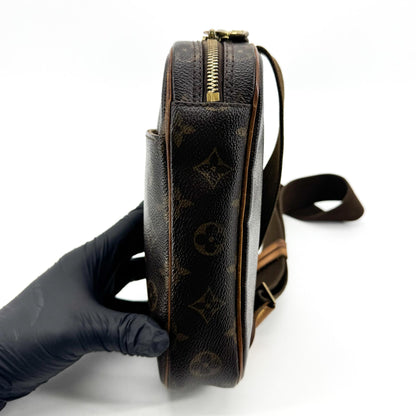 Louis Vuitton Pochette Gange Monogram Canvas, Brown, Canvas, Clutch