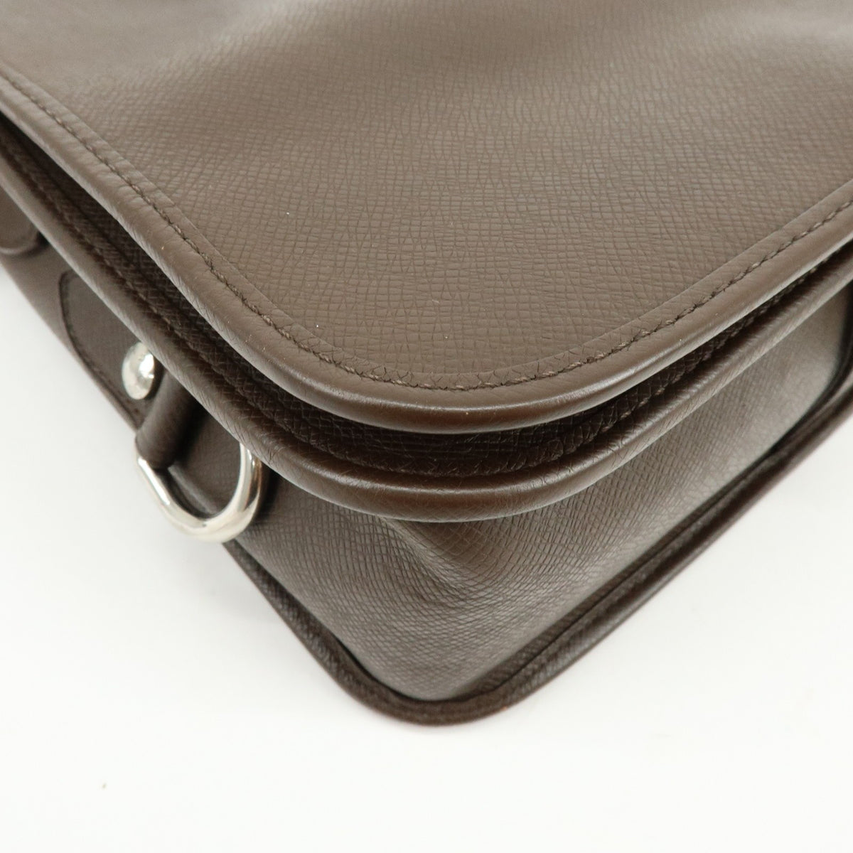 Louis Vuitton Andrei Messenger Taiga Leather, Brown, Leather, Handbag
