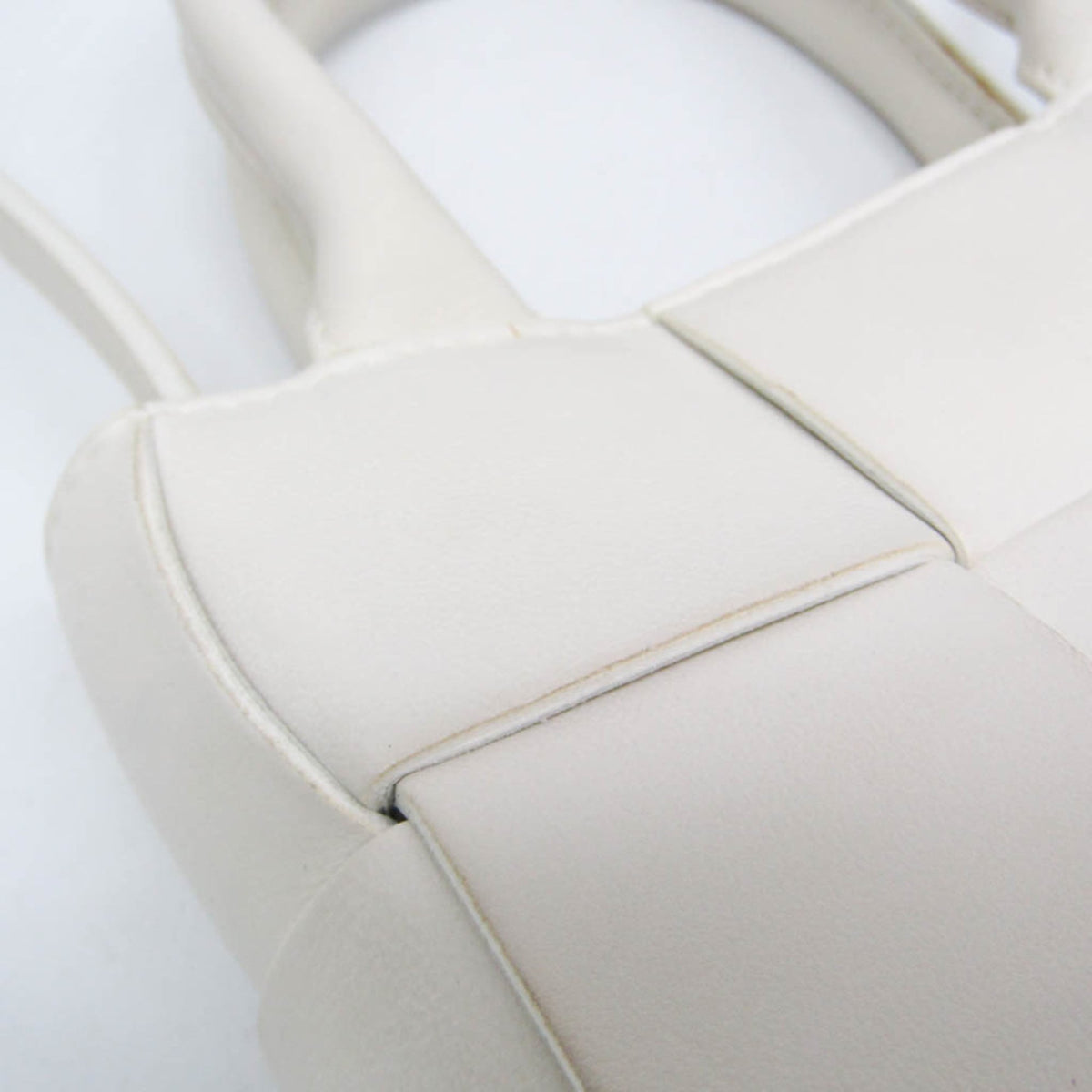 Bottega Veneta Cassette Convertible Maxi Intrecciato Leather, White, Leather, Tote Bag