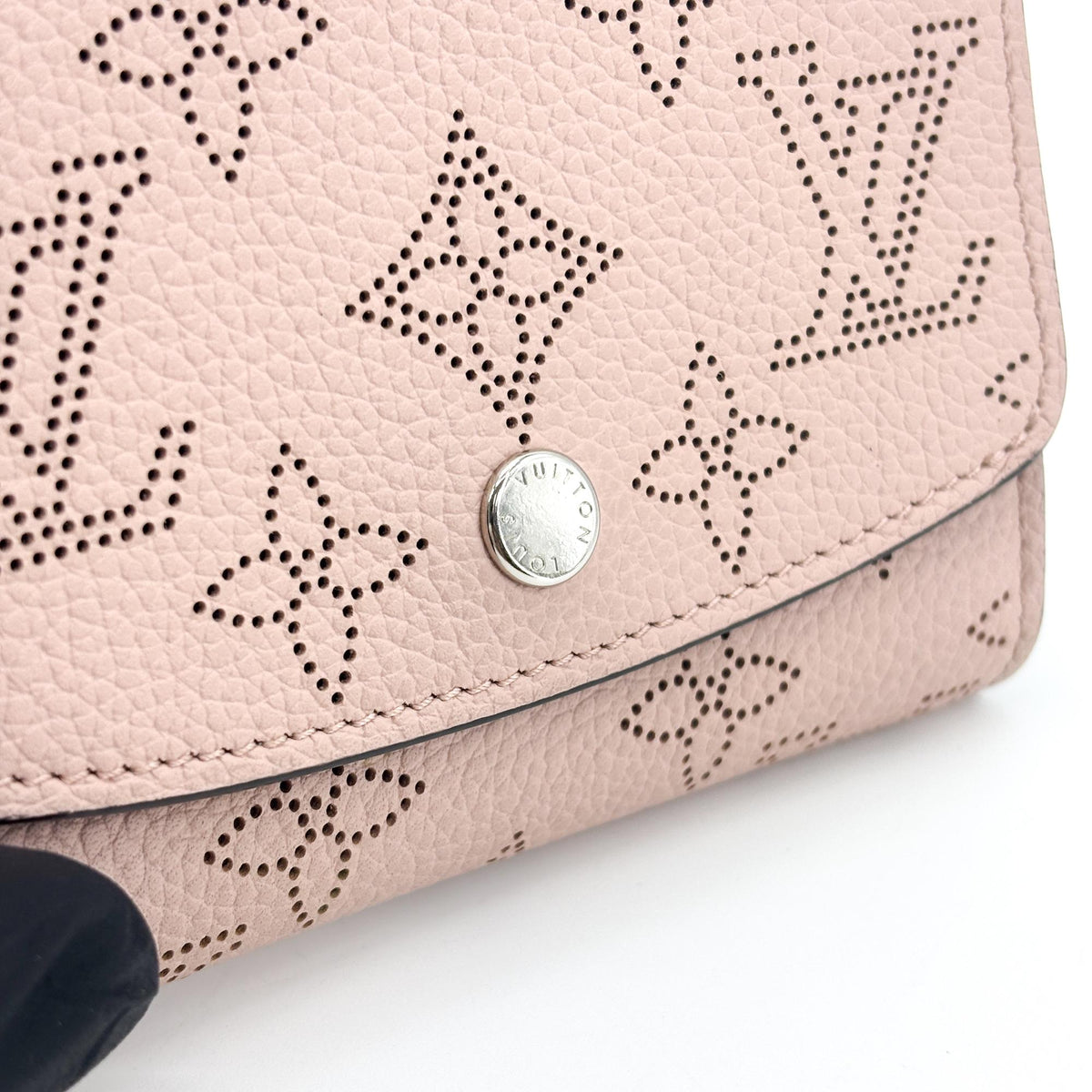 Louis Vuitton Iris Wallet NM Mahina Leather, Pink, Calfskin, Wallet