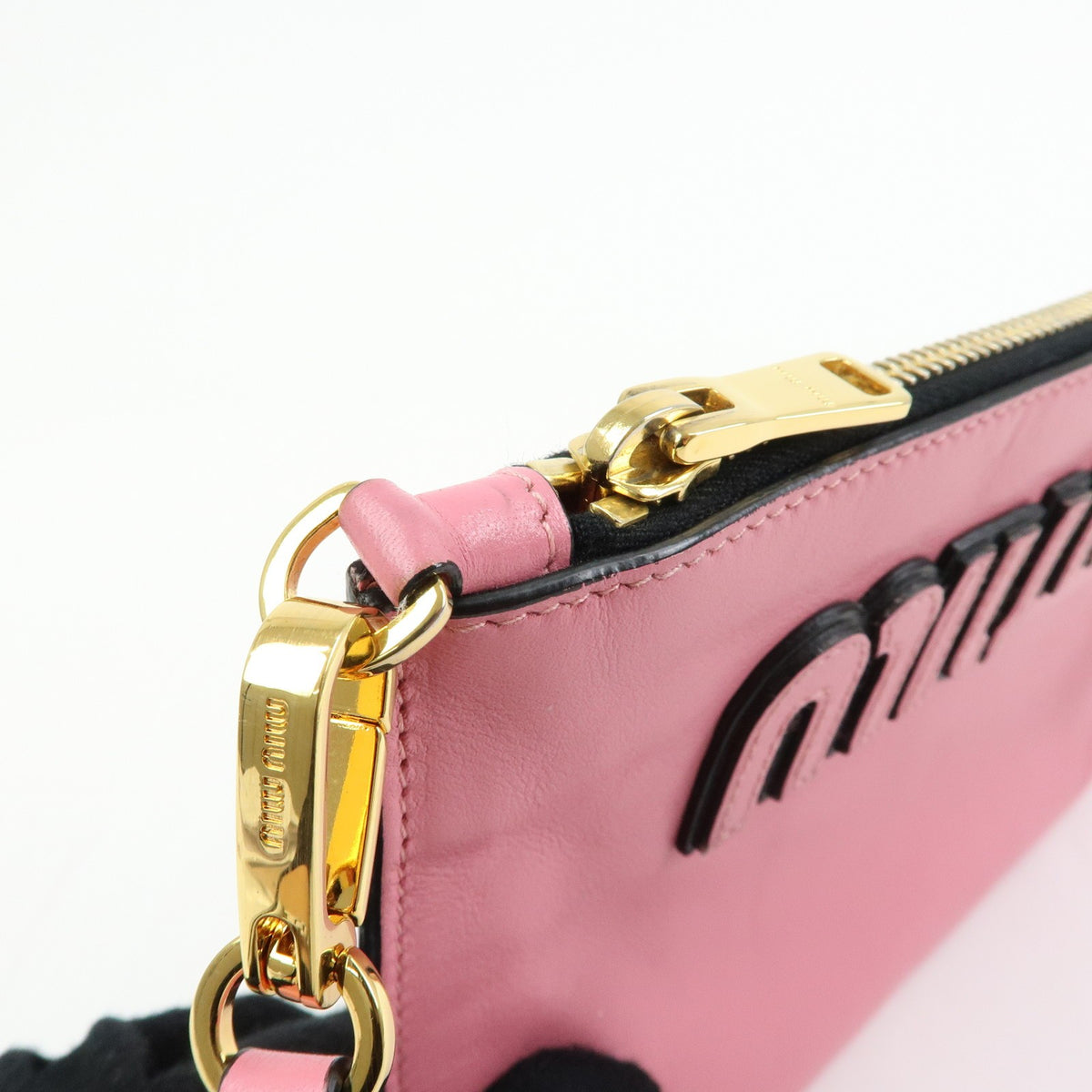 Miu Miu Logo Chain Clutch Shearling, Pink, Leather, Clutch