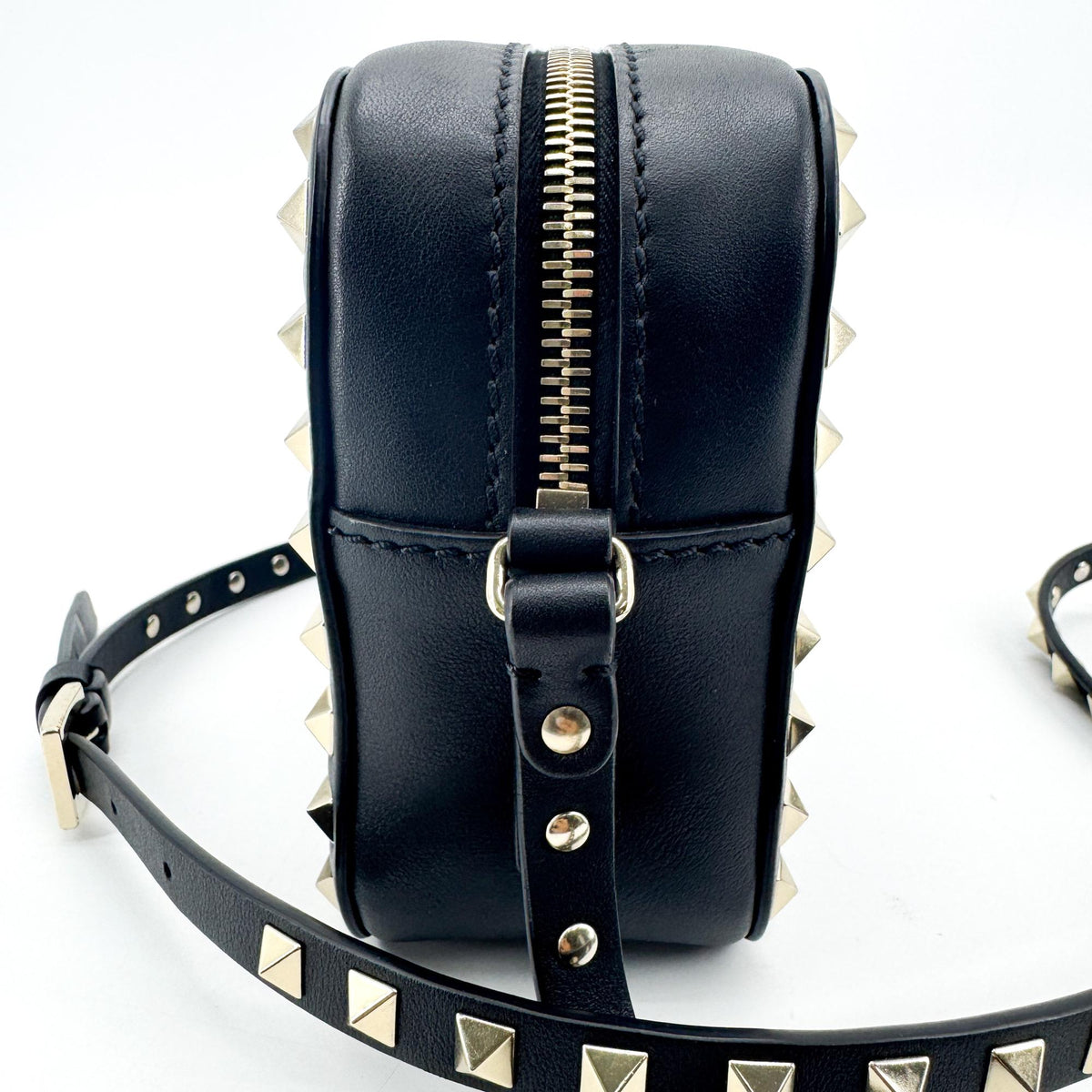 Valentino Garavani Rockstud Camera Leather, Black, Leather, Crossbody Bag
