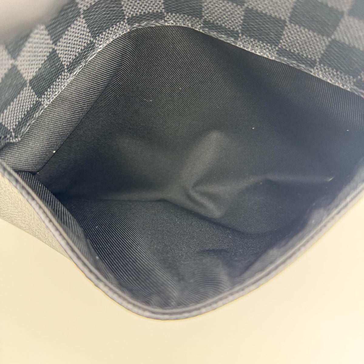 Louis Vuitton Daniel Messenger Damier Graphite, Black, Canvas, Shoulder Bag