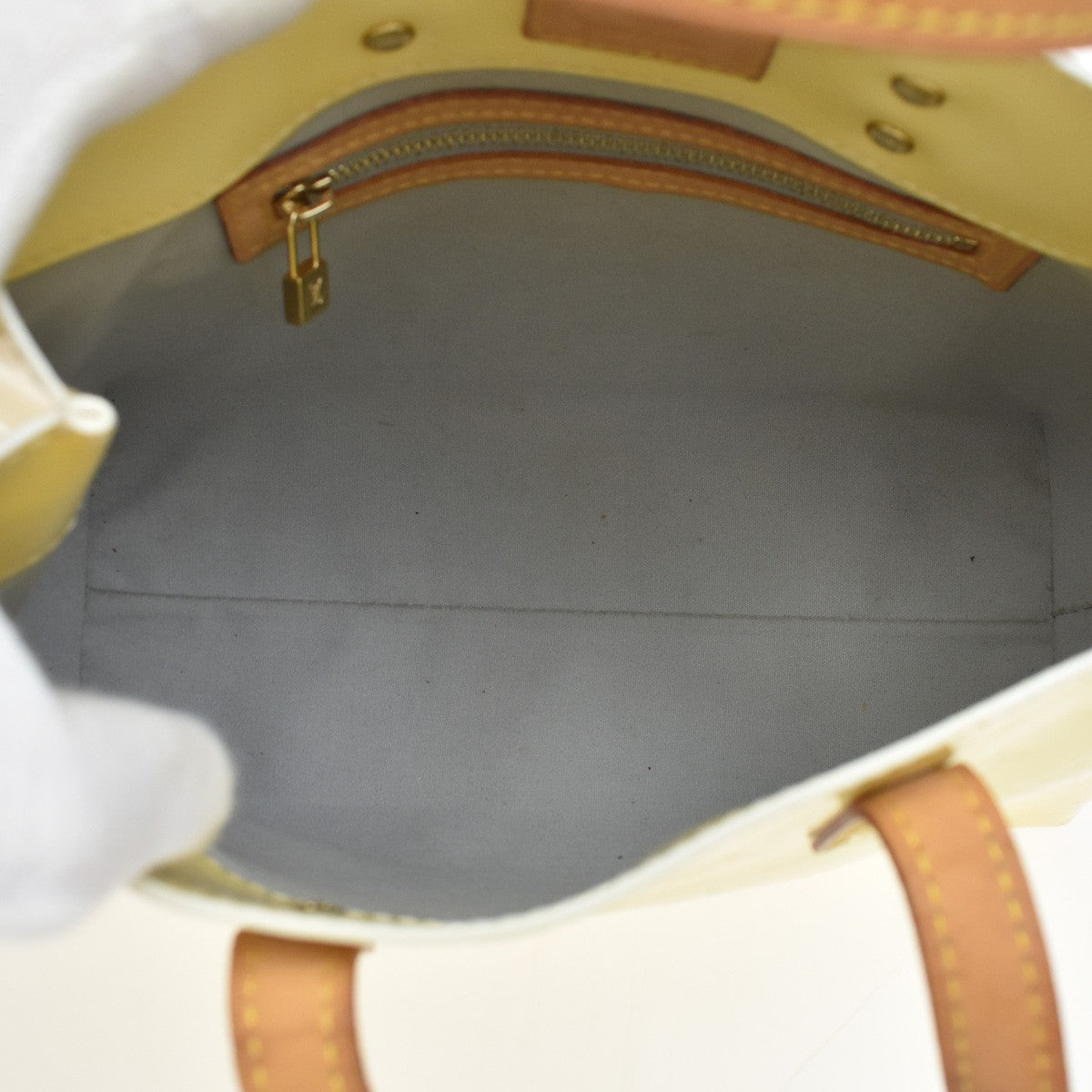 Louis Vuitton Reade Monogram Vernis, Yellow, Patent Leather, Handbag