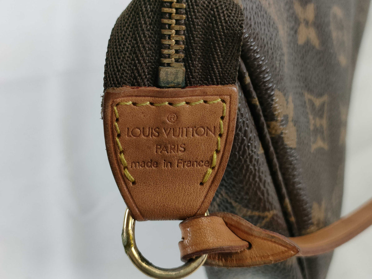 Louis Vuitton Pochette Accessoires Monogram Canvas, Brown, Canvas, Clutch