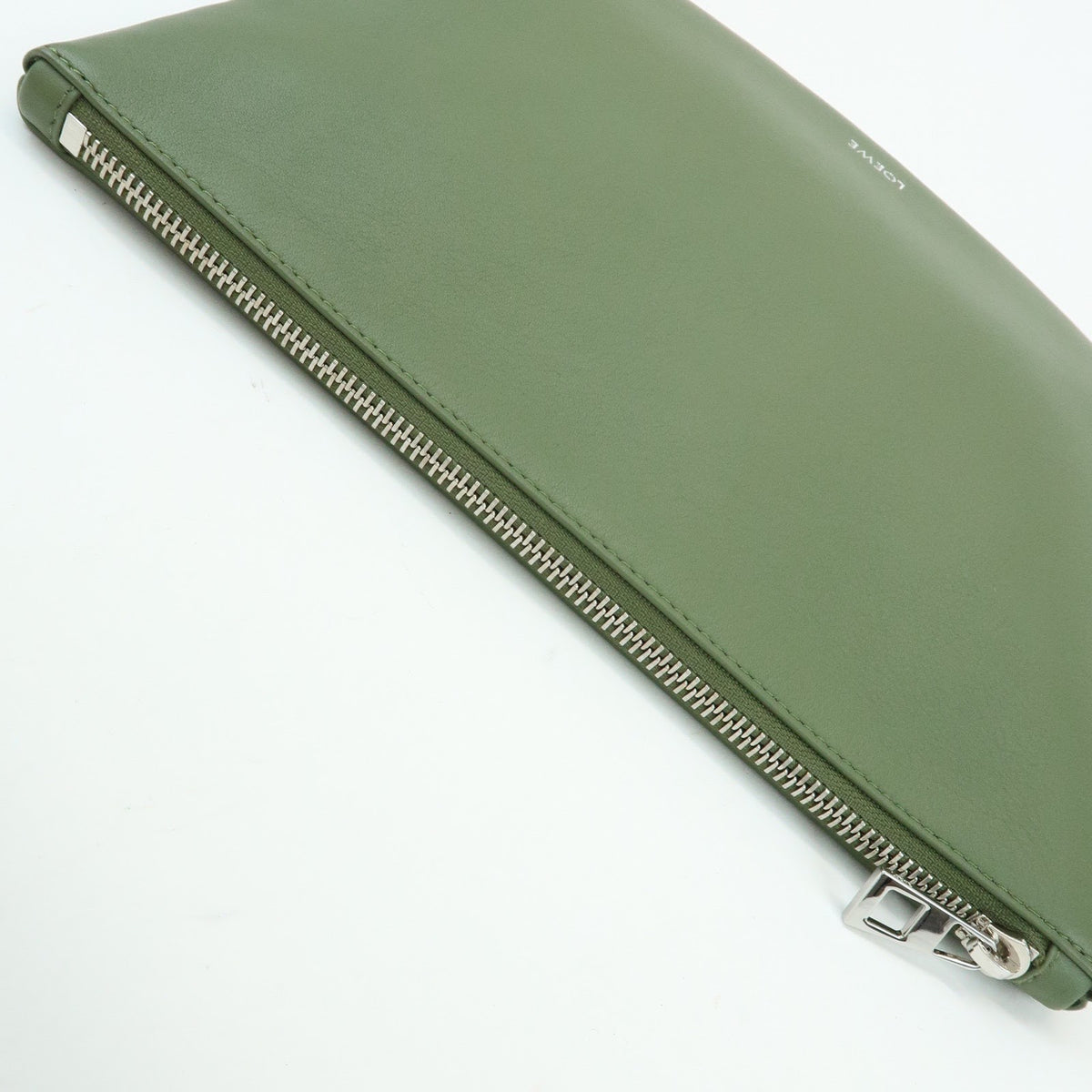Loewe T Pouch Leather, Green, Leather, Clutch