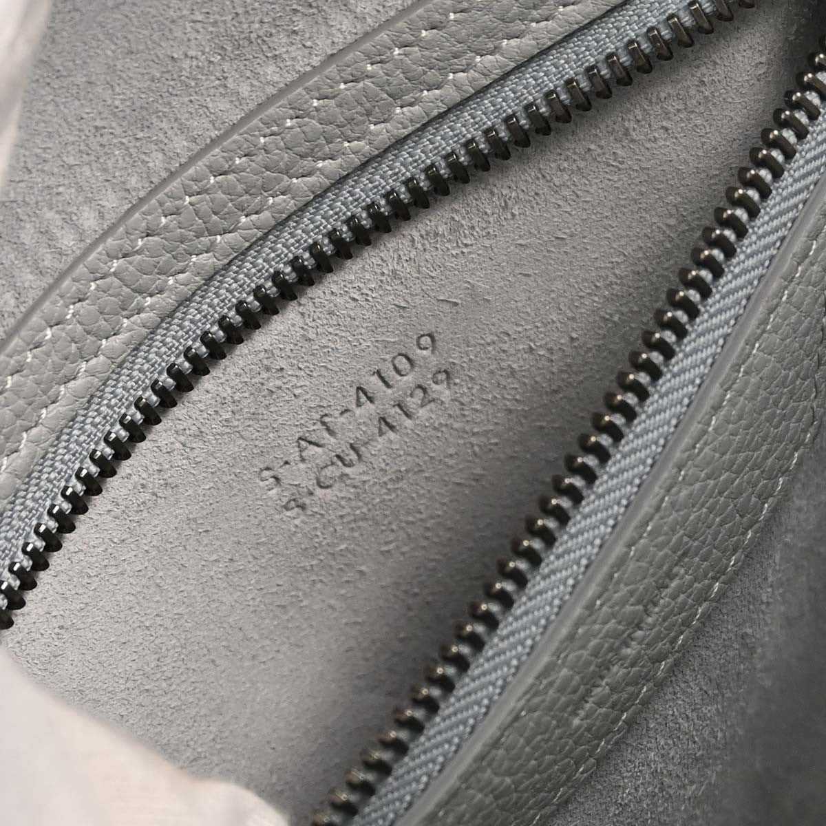 Celine Luggage Grainy Leather, Gray, Leather, Handbag