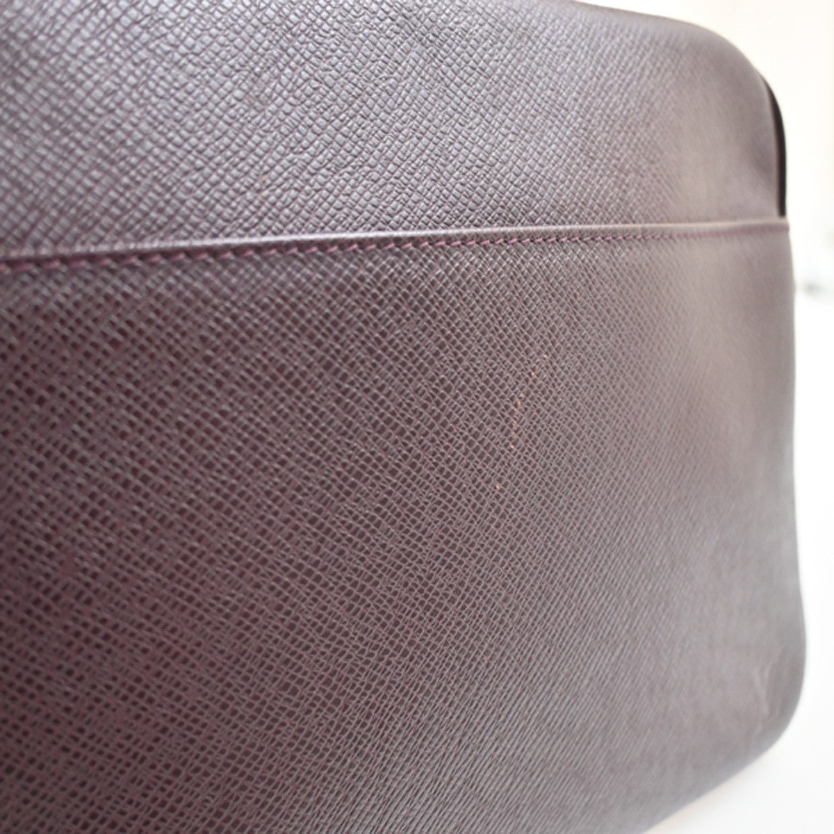 Louis Vuitton Reporter Taiga Leather, Brown, Leather, Shoulder Bag