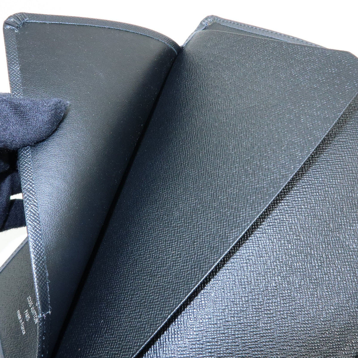 Louis Vuitton Ring Agenda Cover Taiga Leather, Gray, Leather, Briefcase