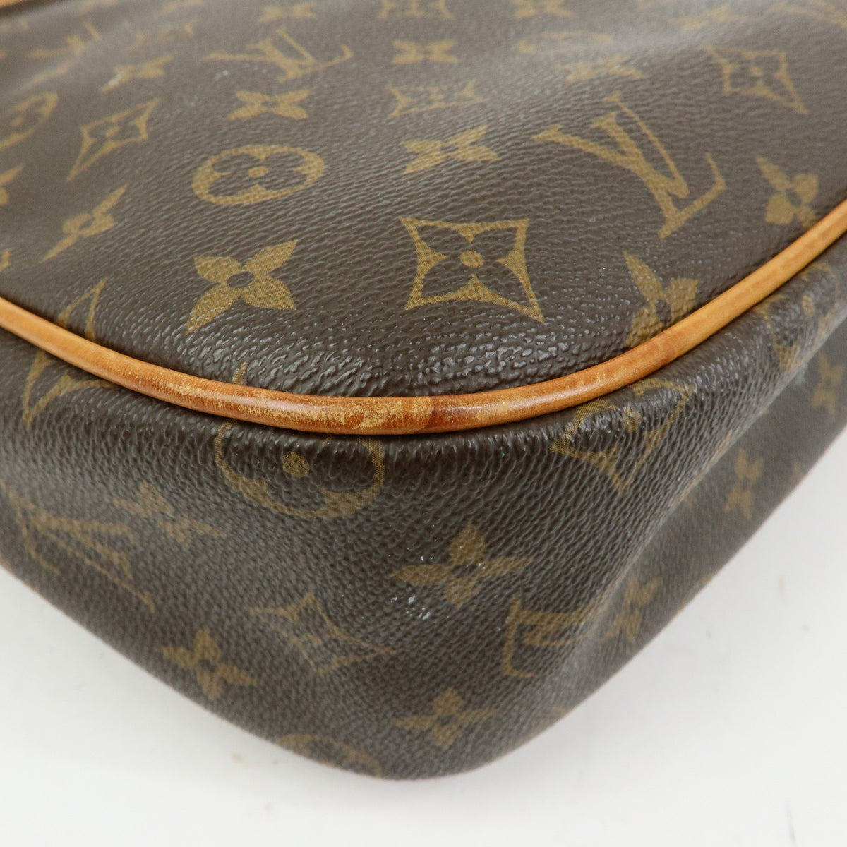 Louis Vuitton Hudson Monogram Canvas, Brown, Canvas, Handbag