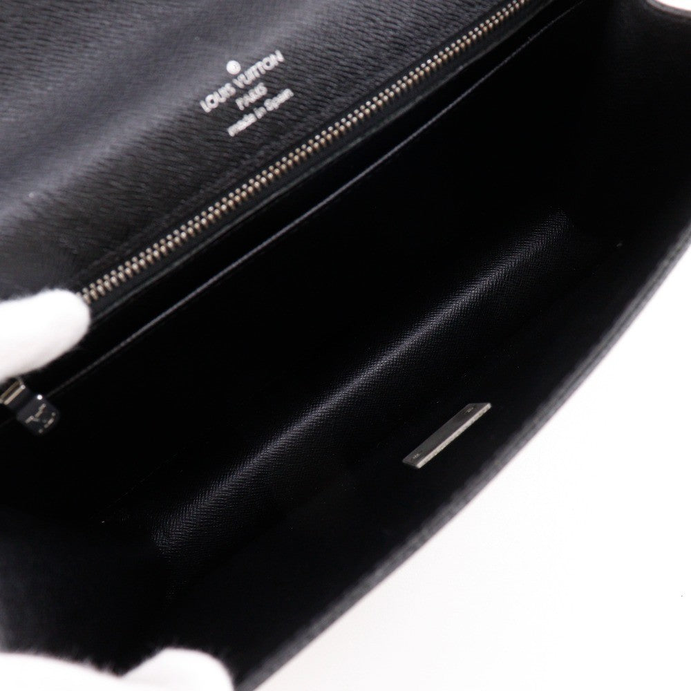 Louis Vuitton Selenga Pochette Taiga Leather, Black, Leather, Clutch