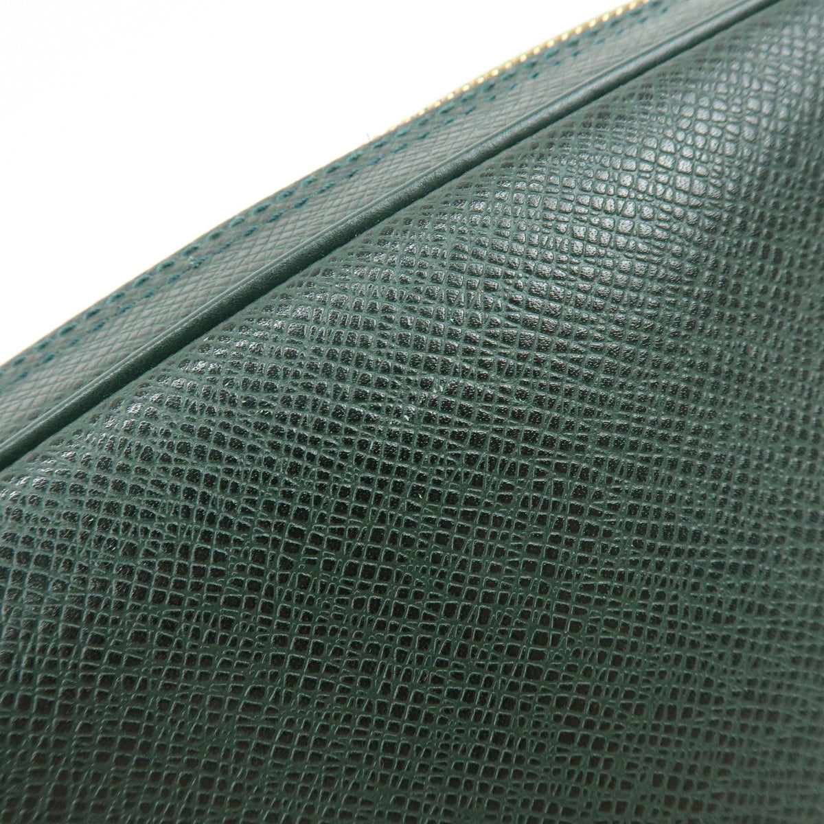 Louis Vuitton Toiletry Pouch Taiga Leather, Green, Leather, Clutch