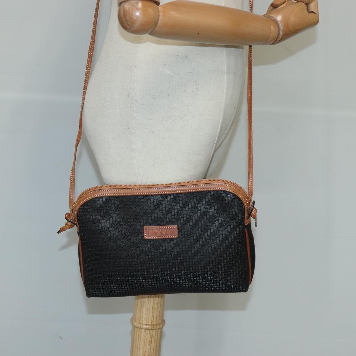 Bally Vintage Leather, Black, Leather, Shoulder Bag