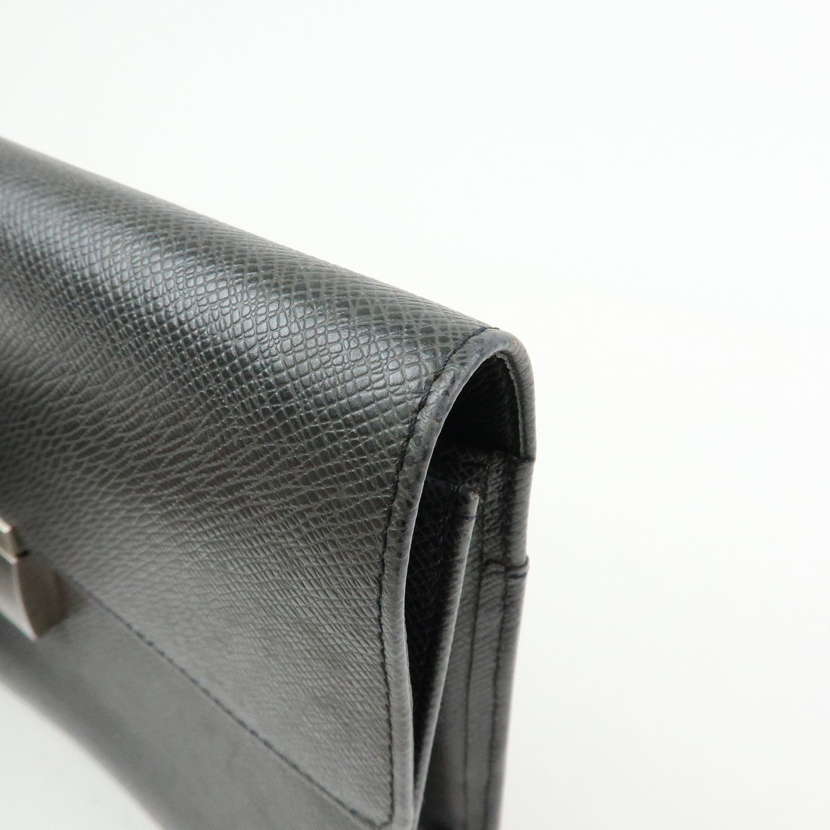 Louis Vuitton Selenga Pochette Taiga Leather, Black, Leather, Clutch