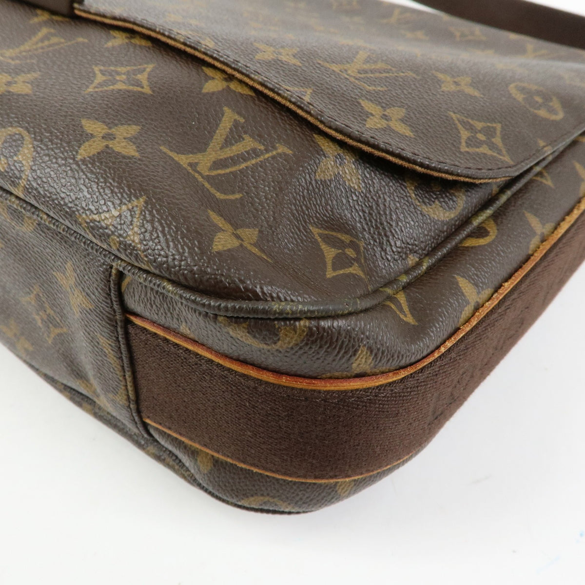 Louis Vuitton Beaubourg Messenger Monogram Canvas, Brown, Canvas, Handbag