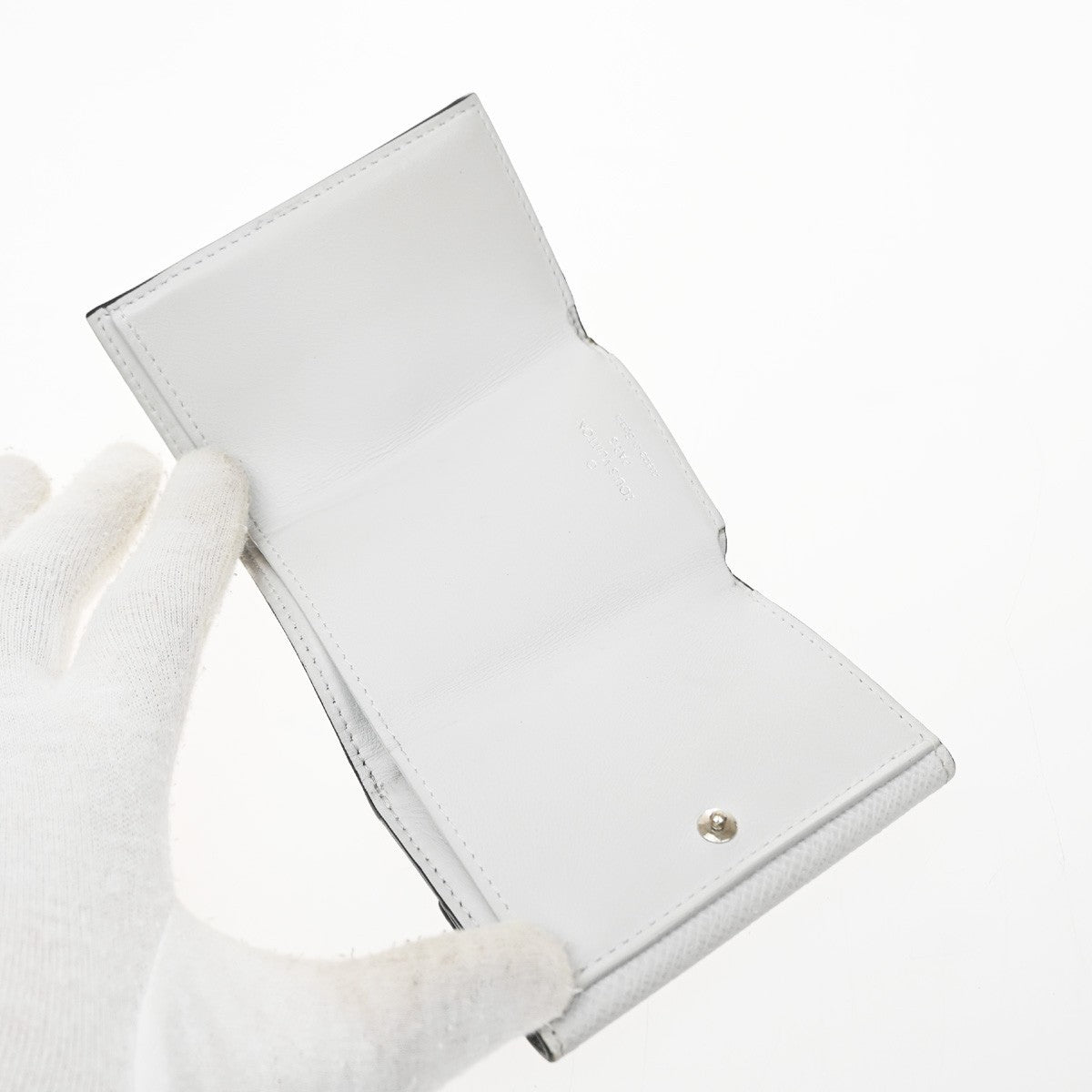 Louis Vuitton Discovery Monogram Taigarama, White, Leather, Wallet