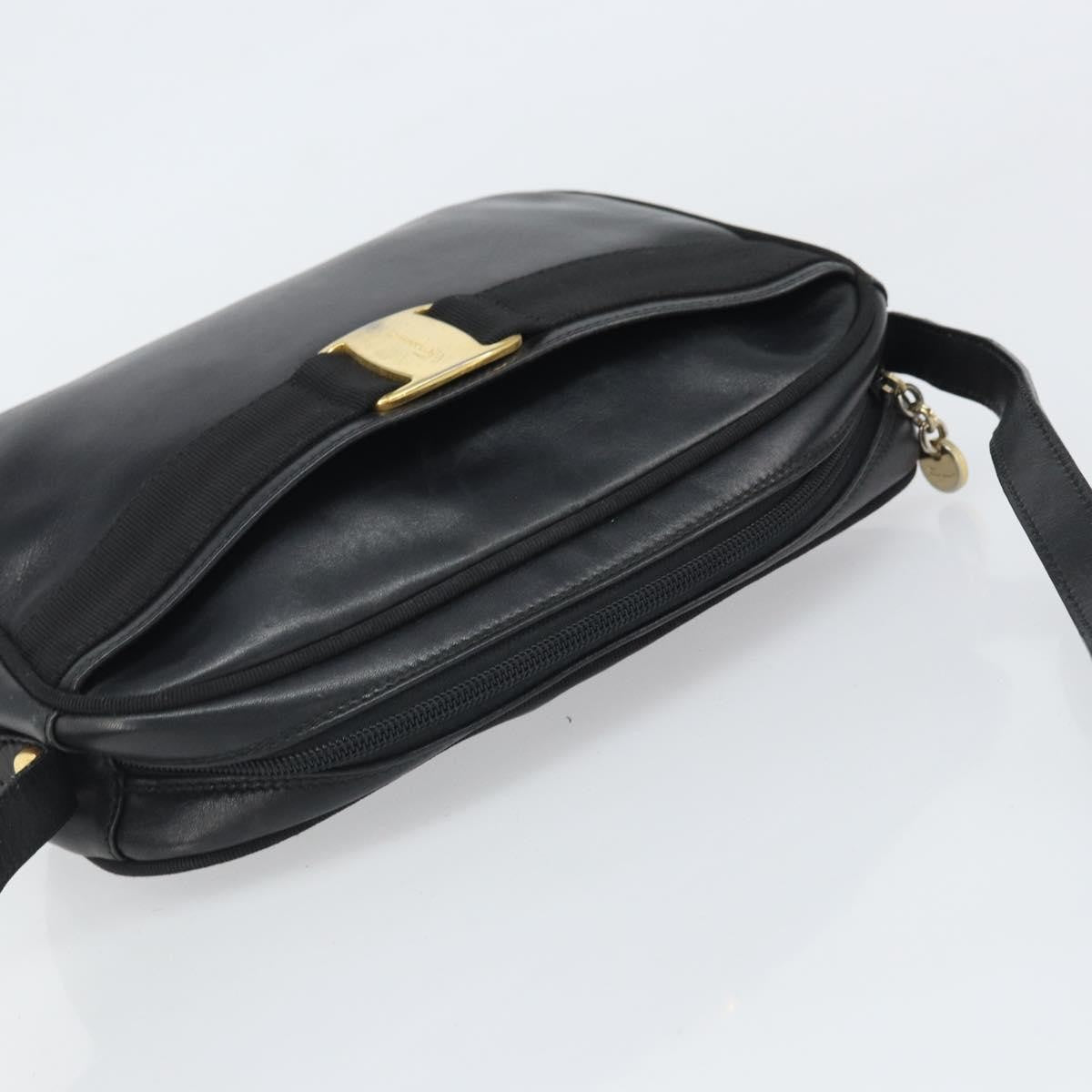 Salvatore Ferragamo Vara Bow camera Leather, Black, Leather, Shoulder Bag