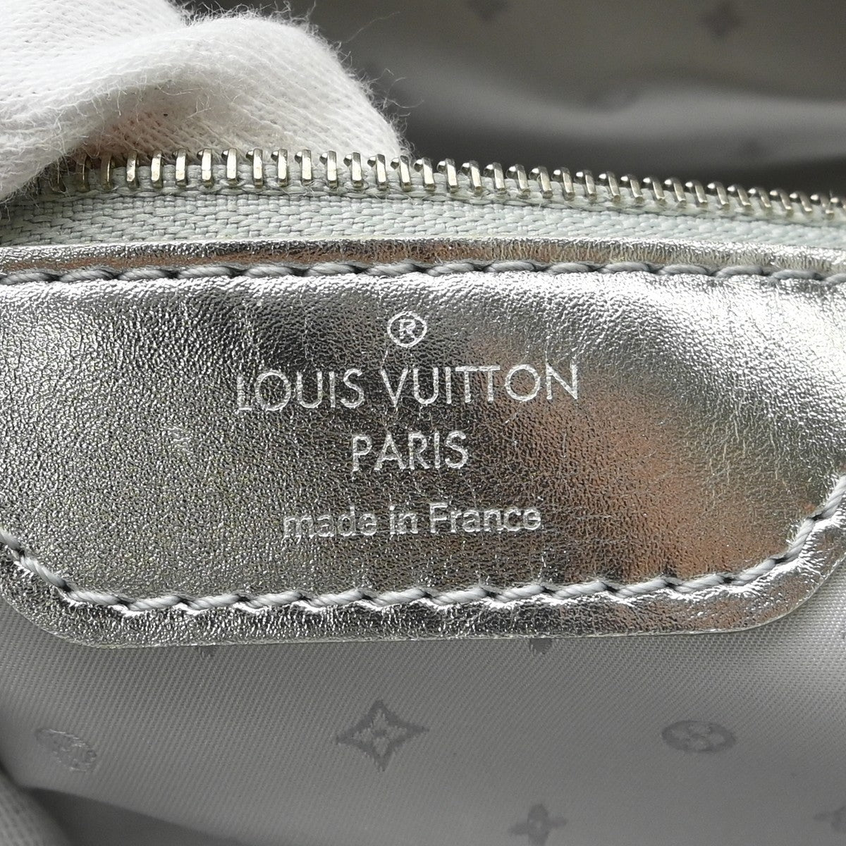 Louis Vuitton Suhali Lockit Leather, Silver, Leather, Handbag