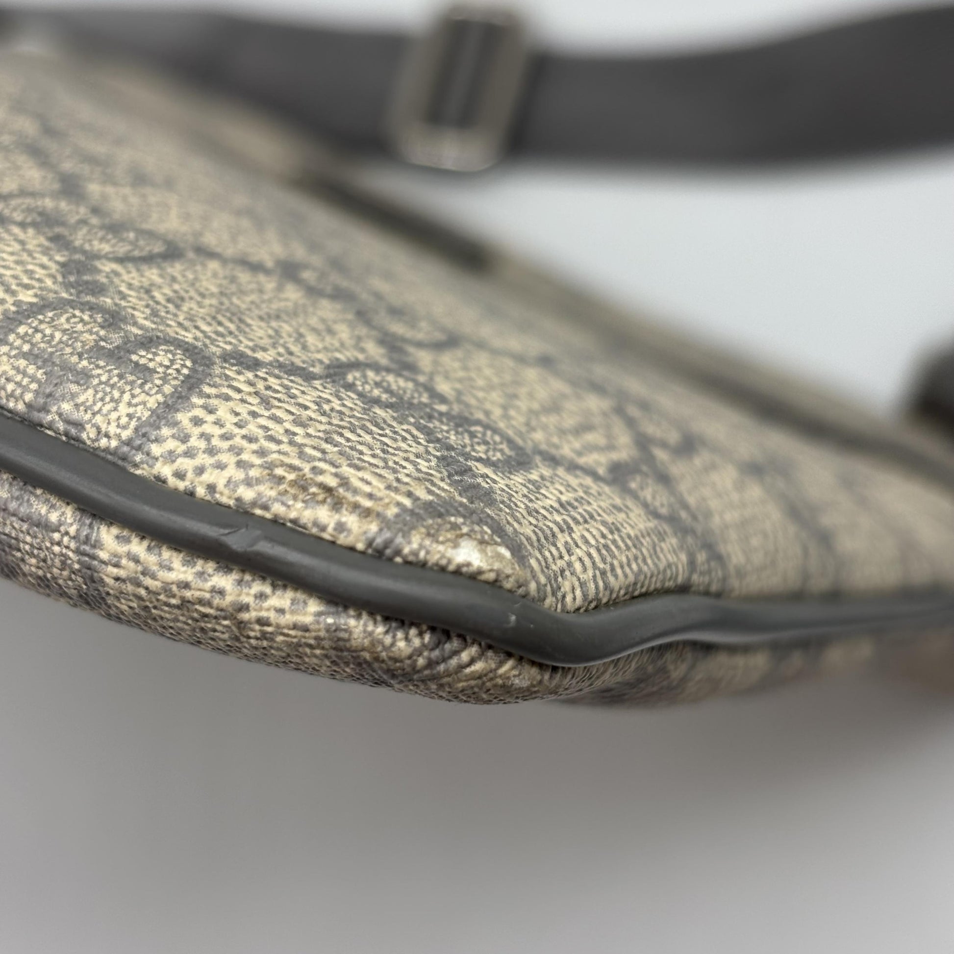 Gucci Front Zip Flat Messenger GG Coated Canvas, Beige, Canvas, Shoulder Bag