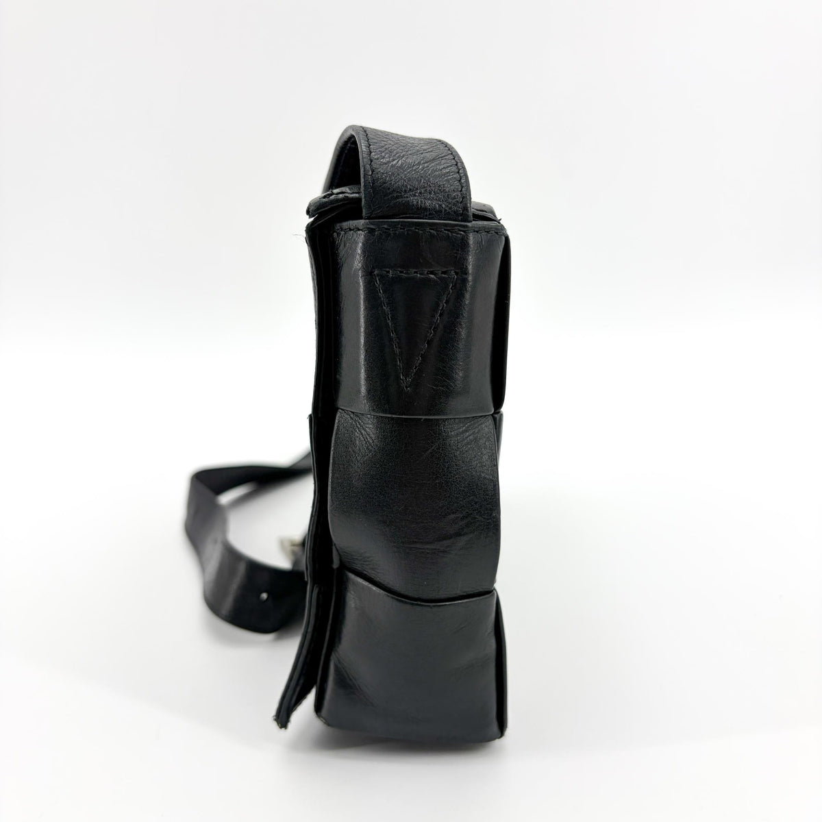 Bottega Veneta Cassette Maxi Intrecciato Leather, Black, Leather, Shoulder Bag