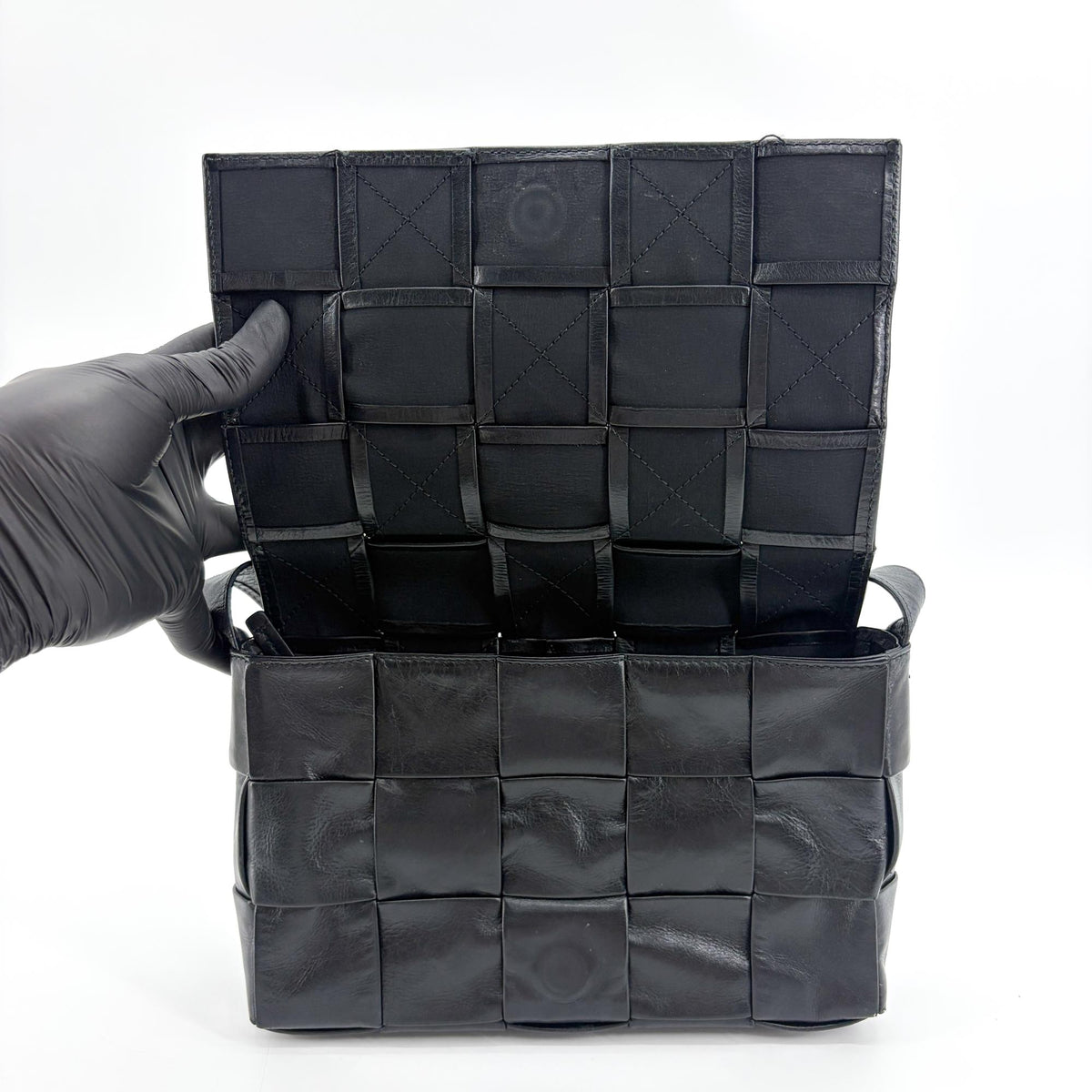 Bottega Veneta Cassette Maxi Intrecciato Leather, Black, Leather, Shoulder Bag