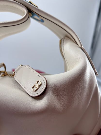 Valentino Garavani Ruffle Shoulder Bag Leather, White, Leather, Shoulder Bag